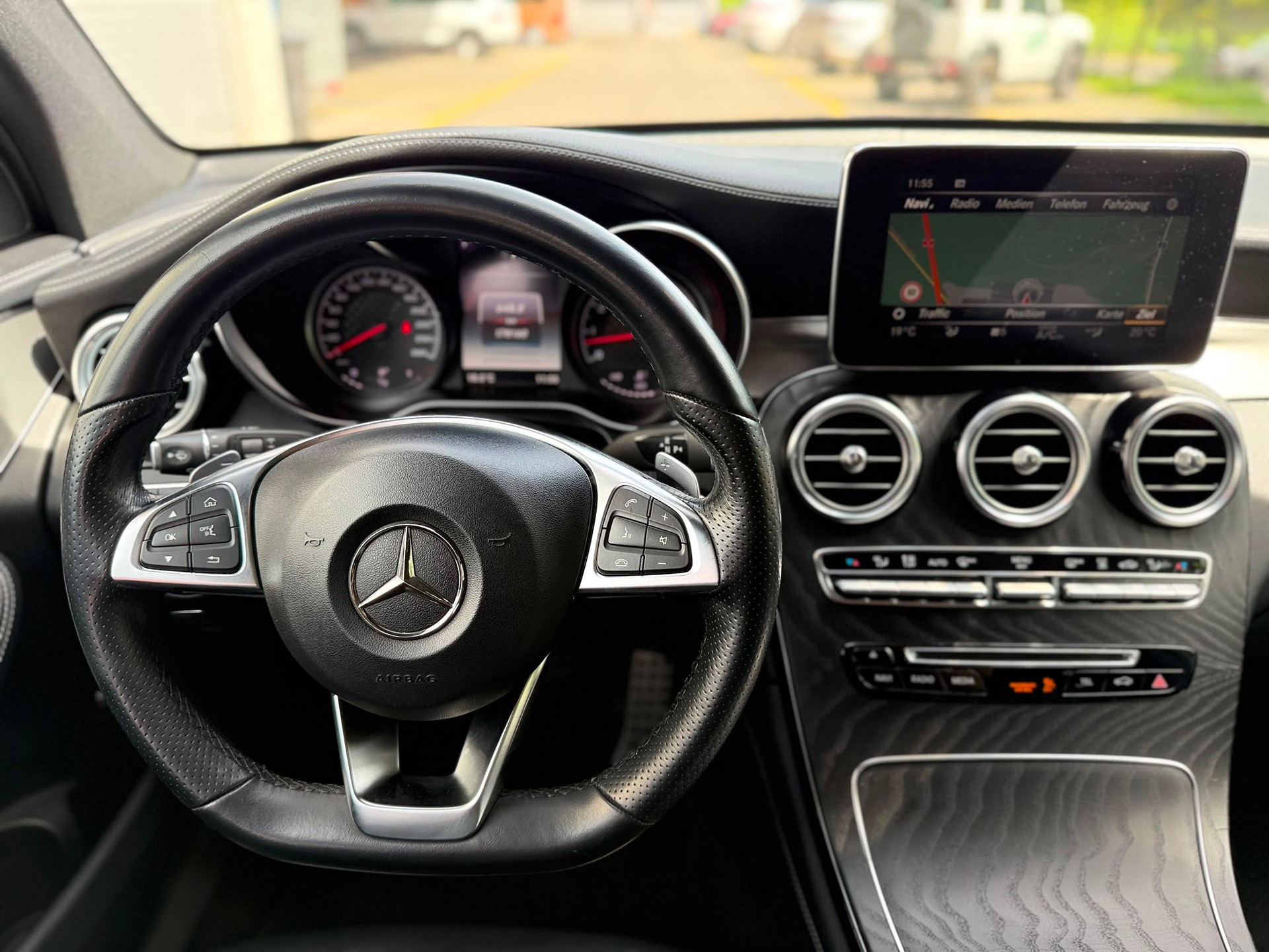 MERCEDES-BENZ GLC 43 AMG 4m-image-11