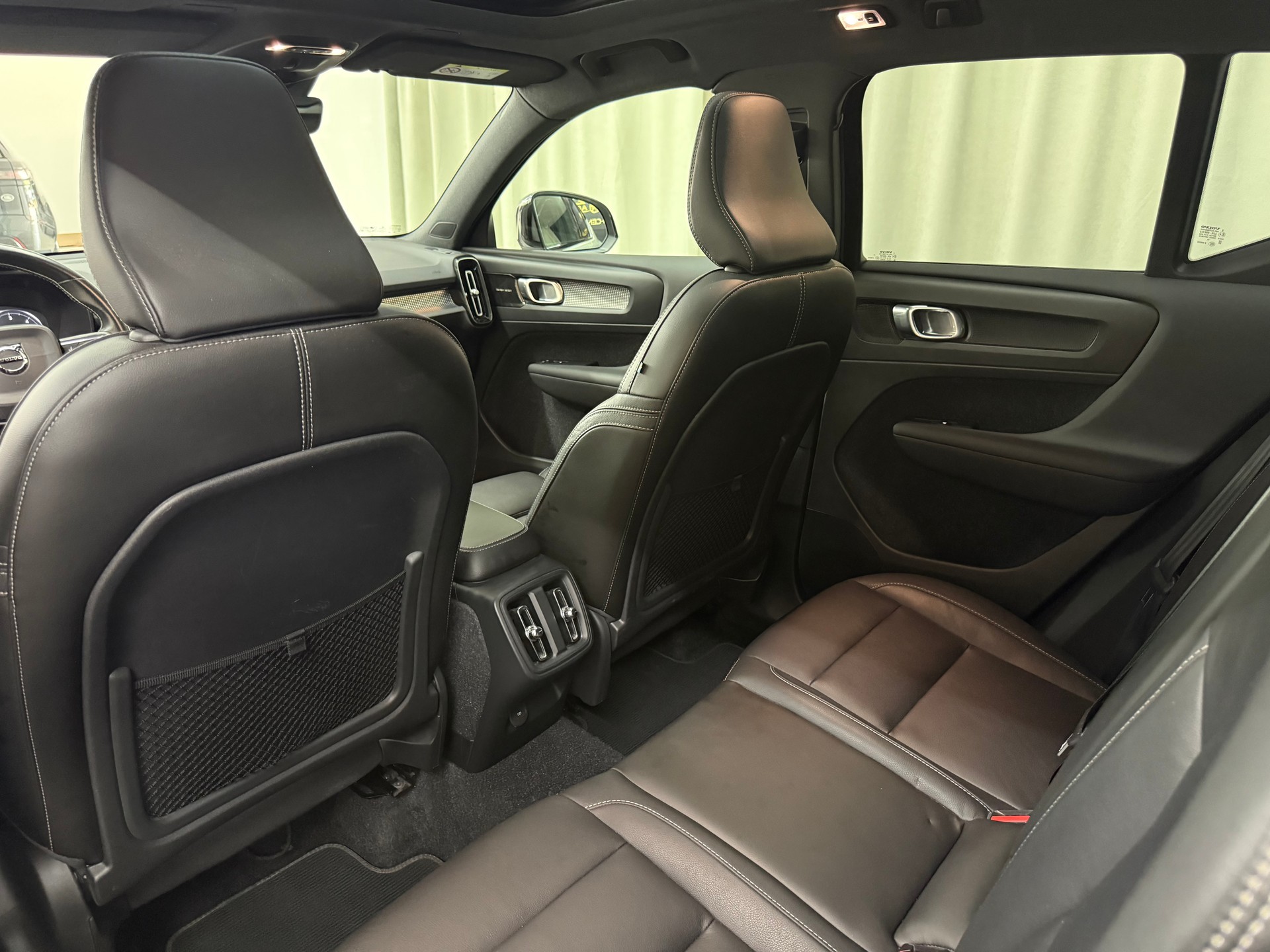 VOLVO XC40 D4 AWD R-Design Geartronic-image-13