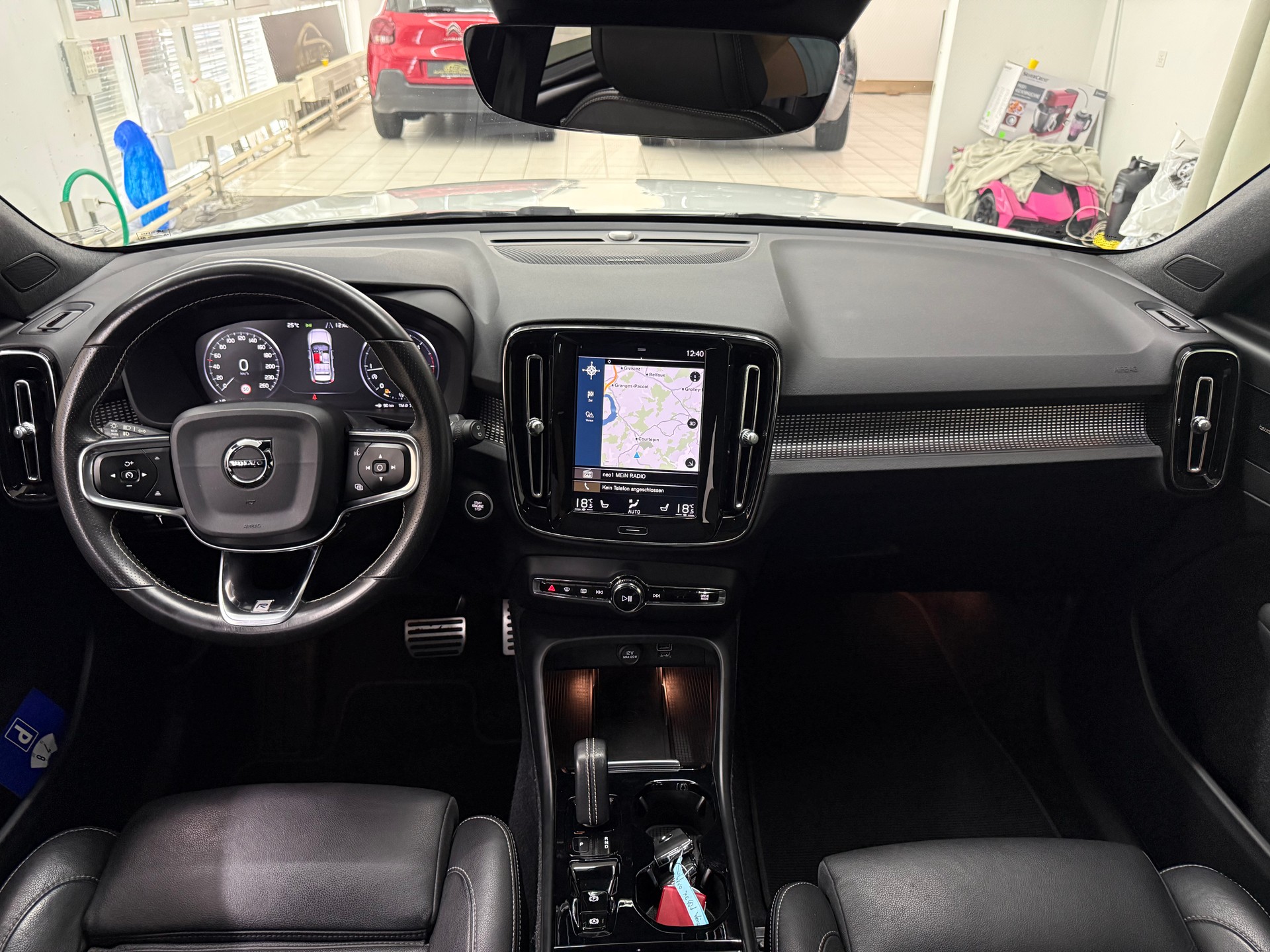 VOLVO XC40 D4 AWD R-Design Geartronic-image-7