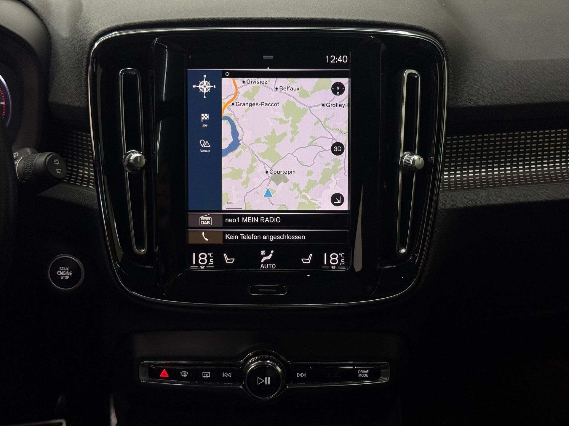 VOLVO XC40 D4 AWD R-Design Geartronic-image-9