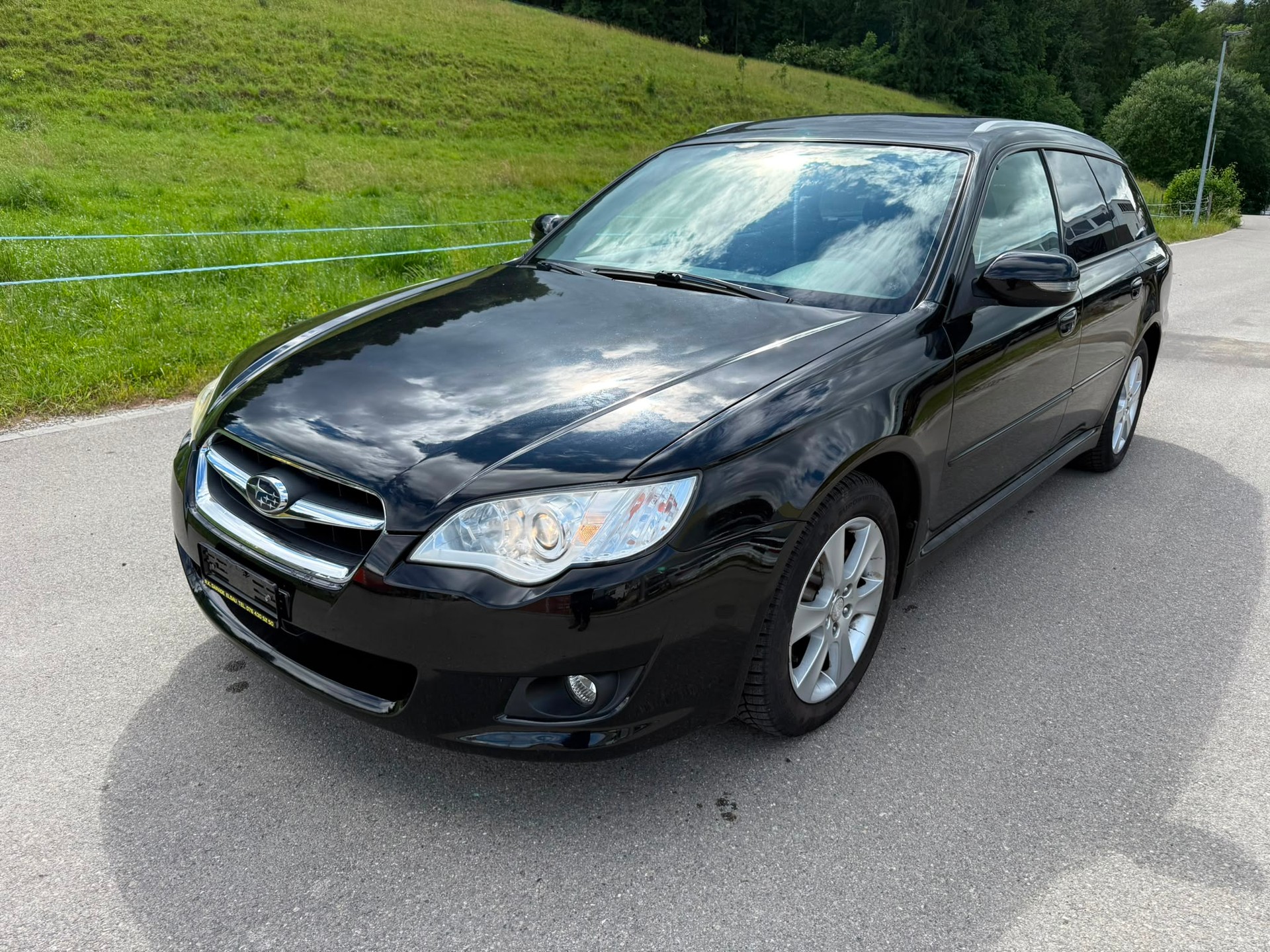 SUBARU Legacy 2.0R AWD Swiss-image-2