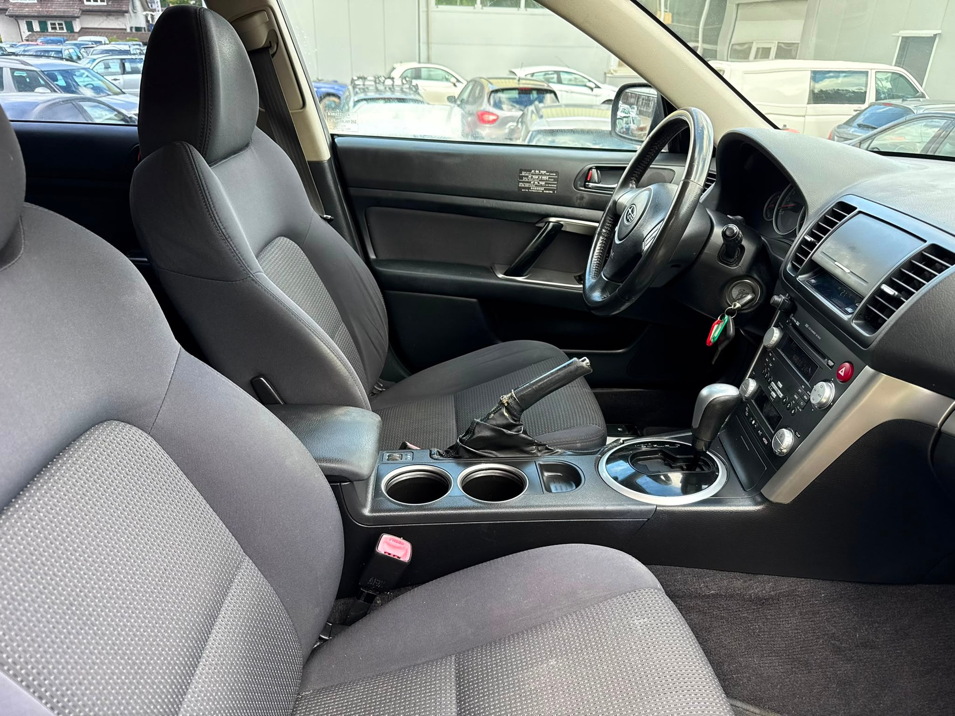SUBARU Legacy 2.0R AWD Swiss-image-8