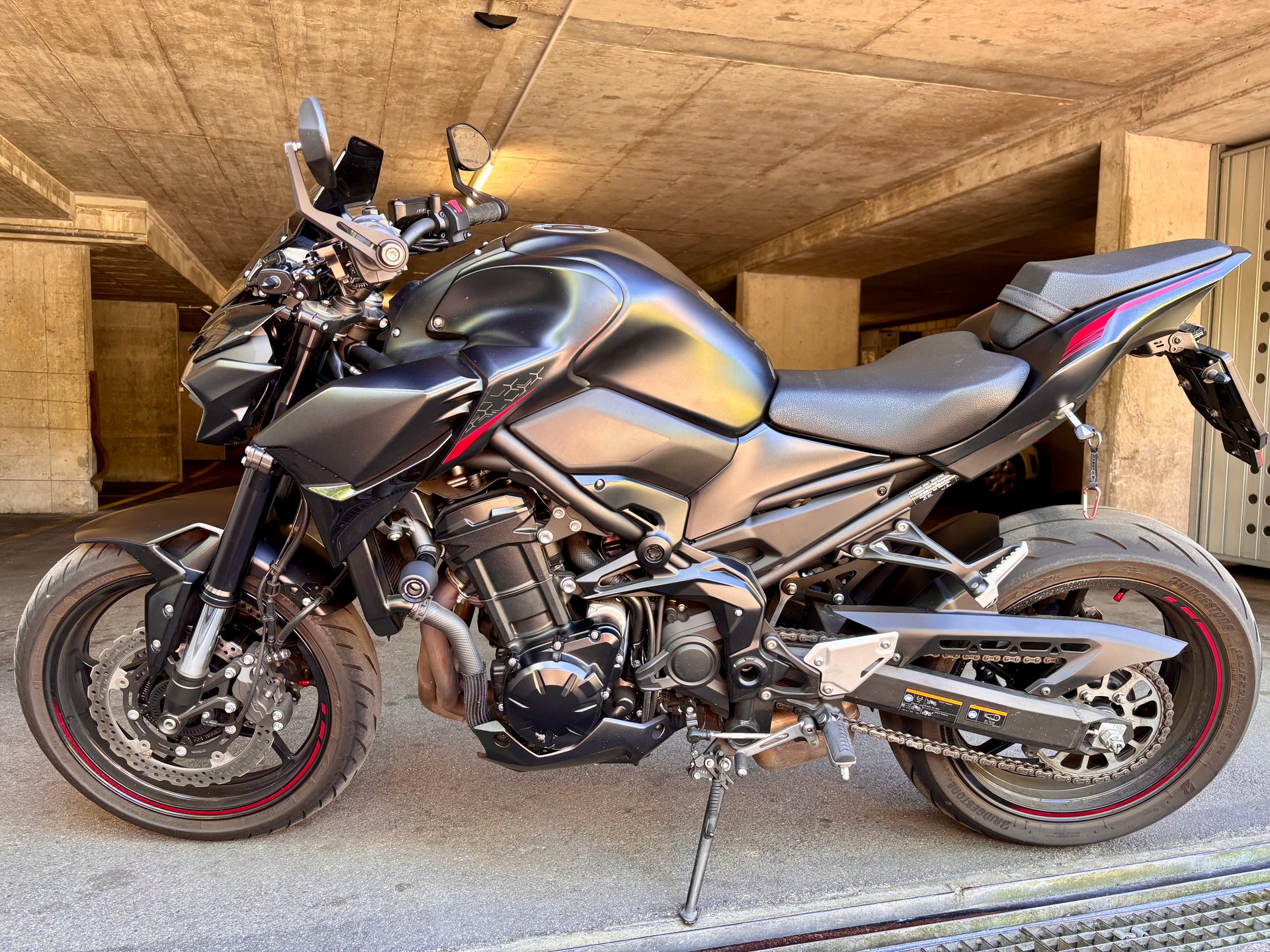 KAWASAKI Z 900-image-3