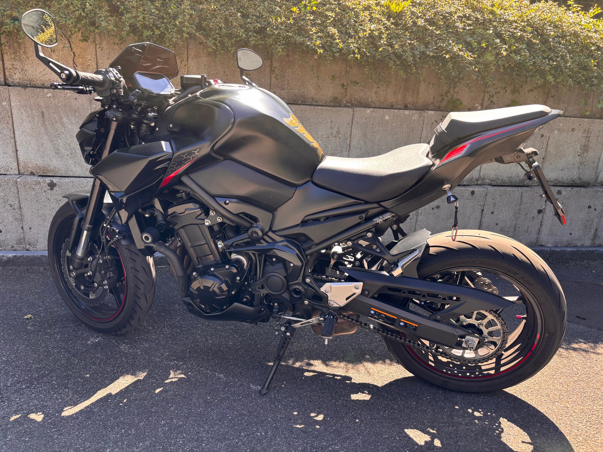 KAWASAKI Z 900-image-10