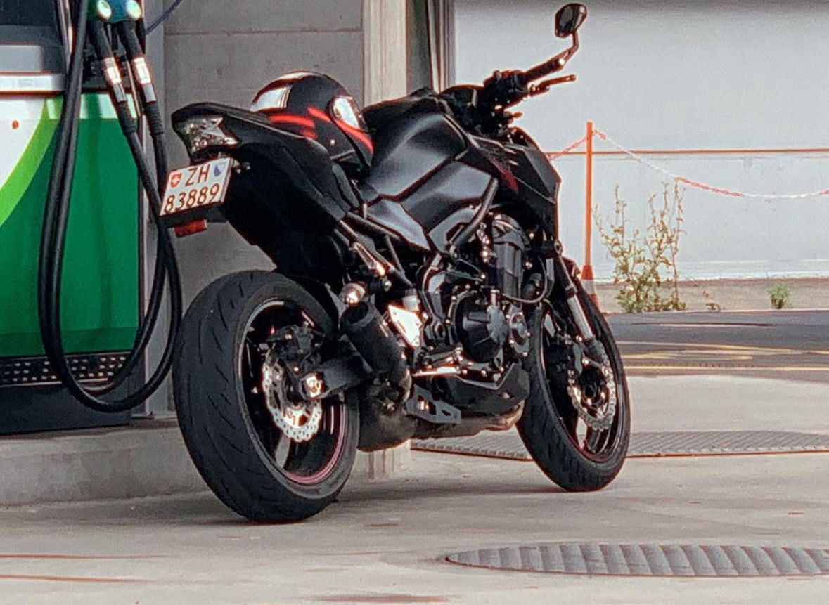 KAWASAKI Z 900-image-0