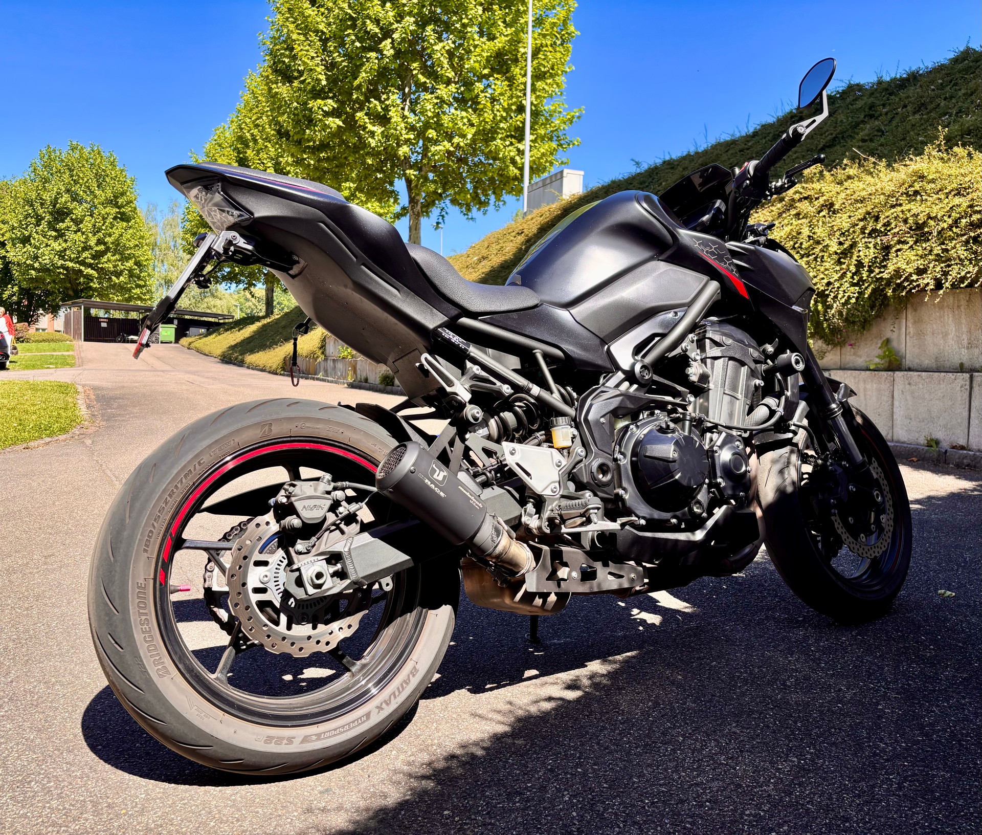 KAWASAKI Z 900-image-2