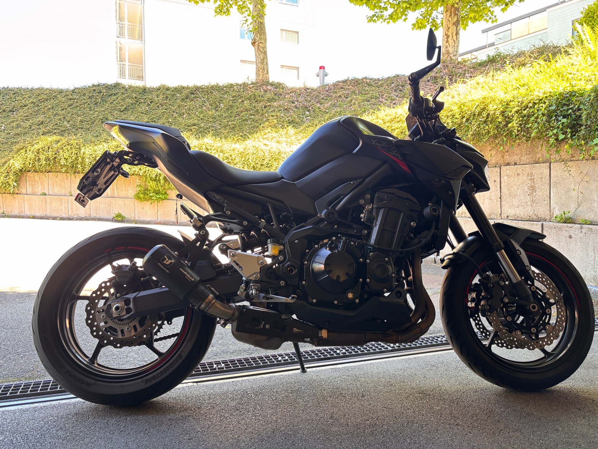 KAWASAKI Z 900-image-8