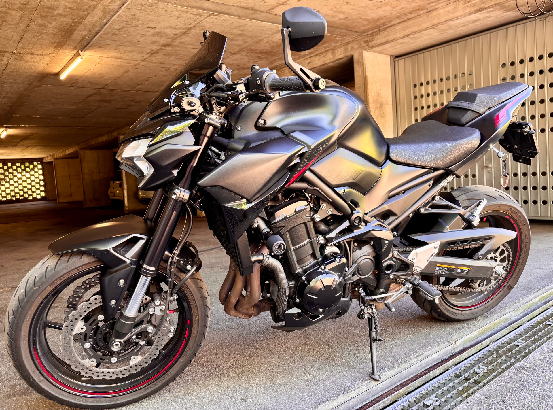 KAWASAKI Z 900-image-5