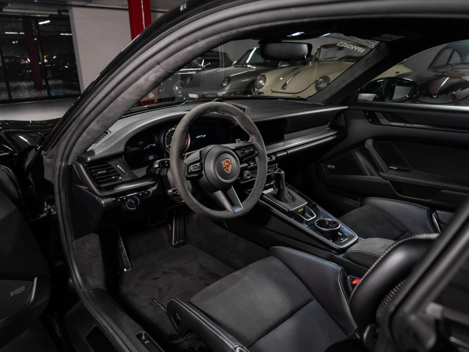 PORSCHE 911 GT3 (MY21)-showroom-element-3