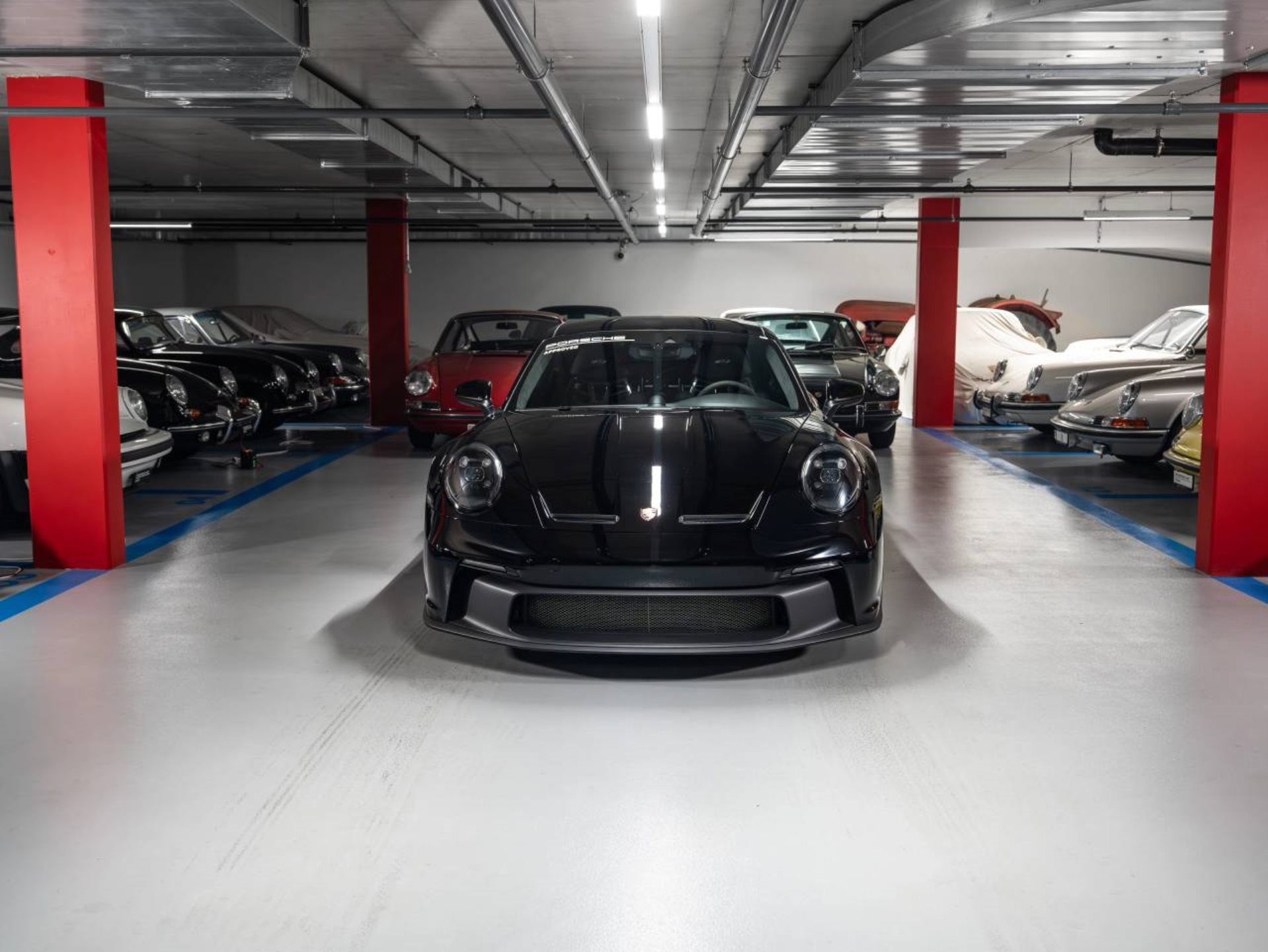 PORSCHE 911 GT3 (MY21)-showroom-element-1