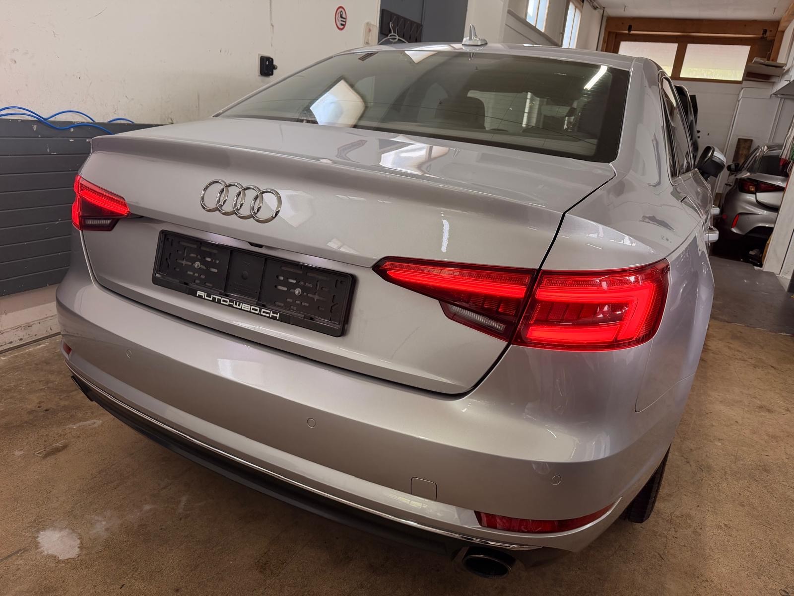 AUDI A4 Limousine 2.0 TFSI Design-image-3