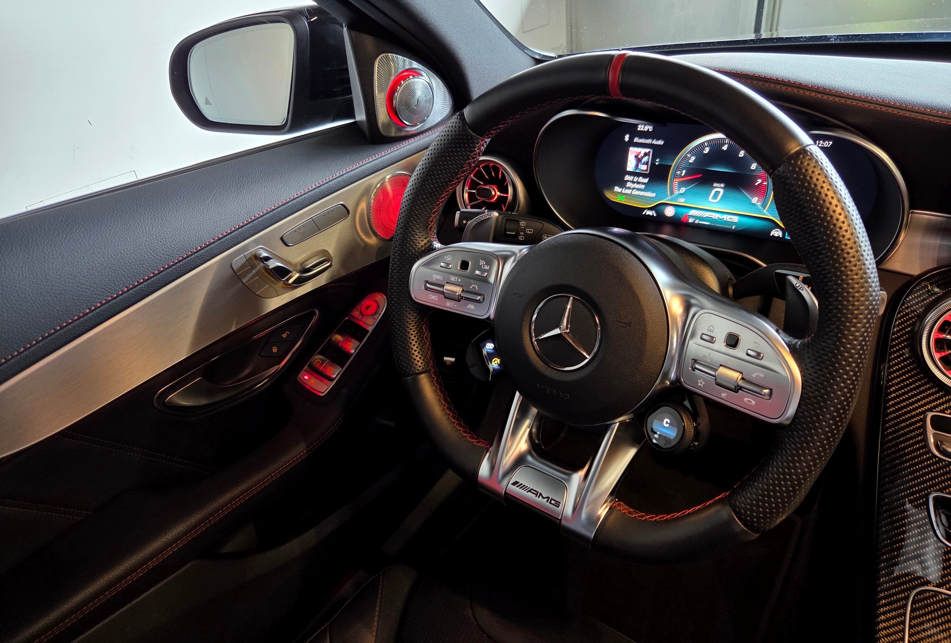MERCEDES-BENZ C 43 AMG 4matic Kombi-image-18