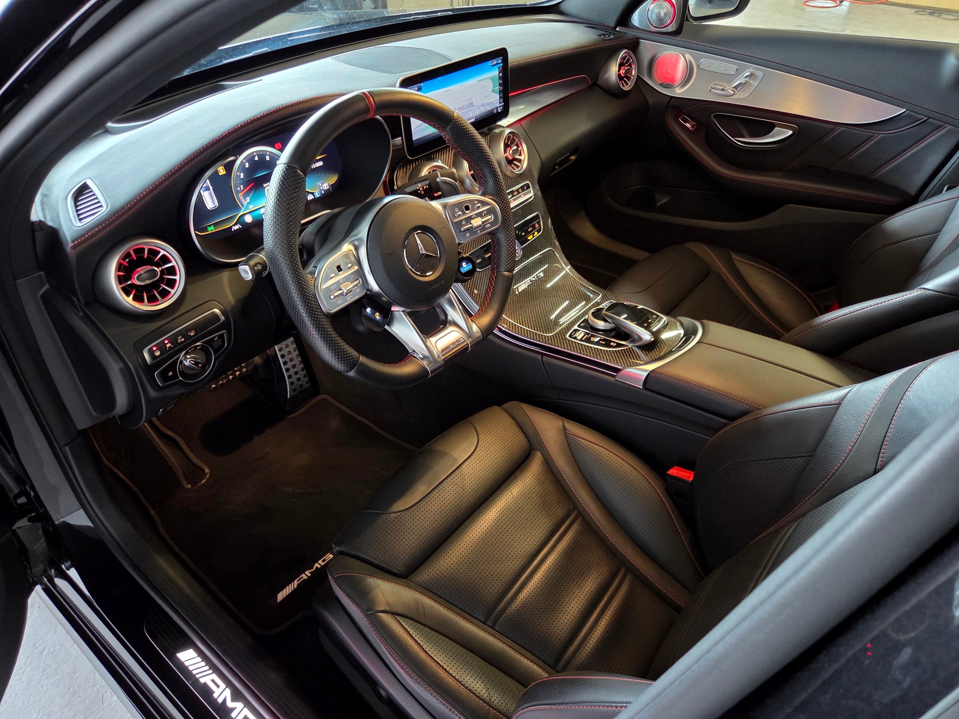 MERCEDES-BENZ C 43 AMG 4matic Kombi-showroom-element-3