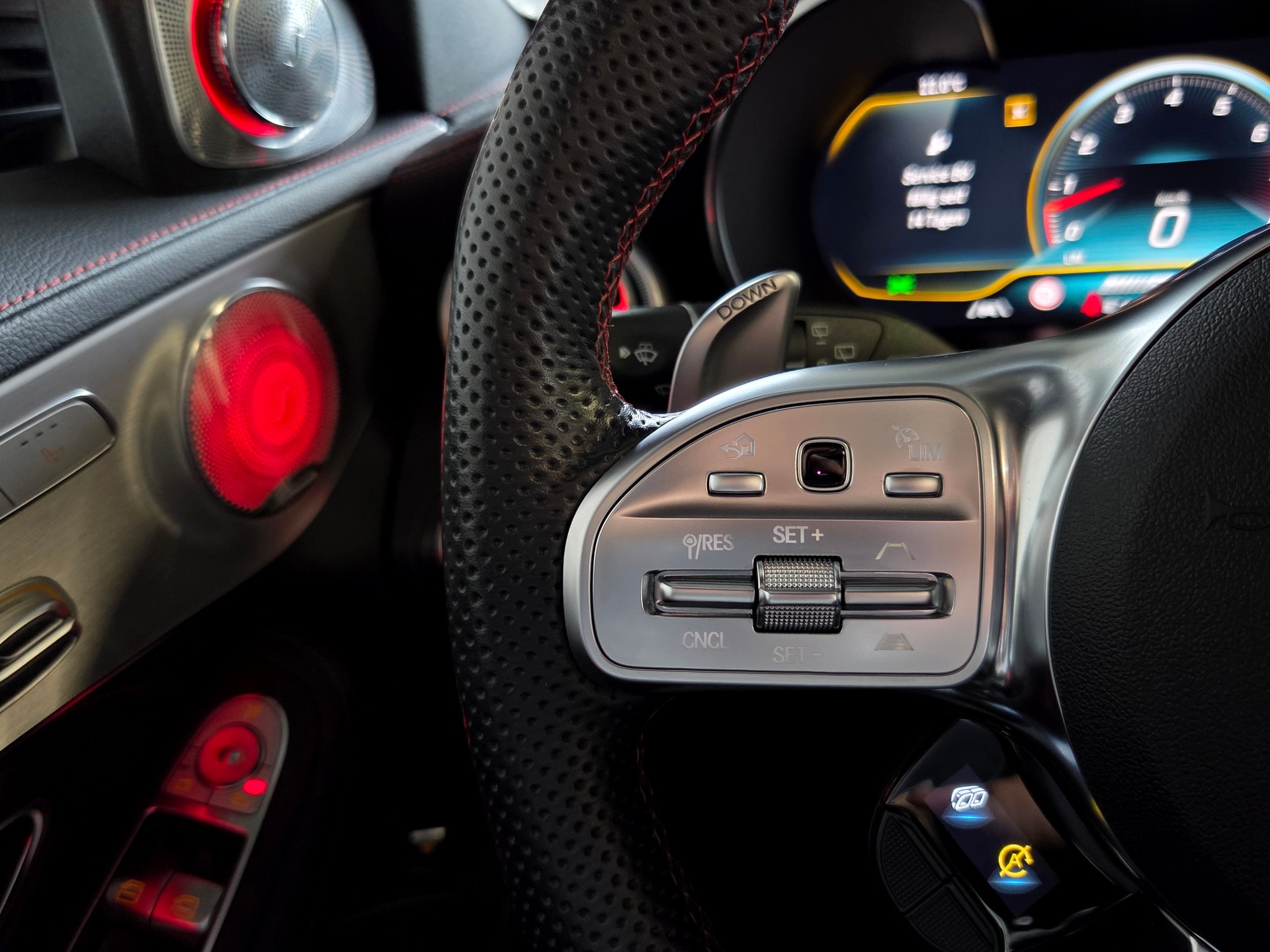 MERCEDES-BENZ C 43 AMG 4matic Kombi-image-19
