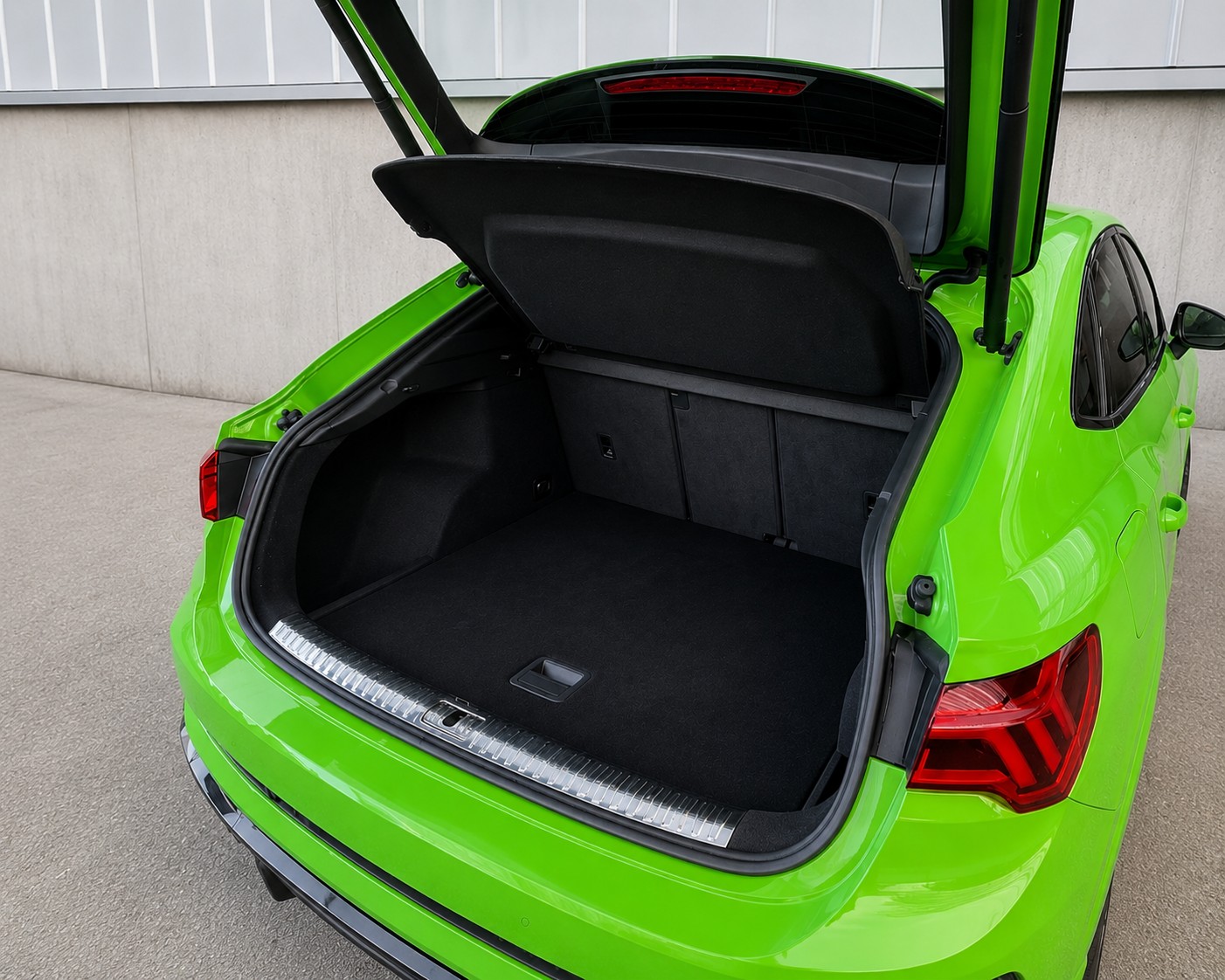AUDI RS Q3 2.5 TFSI quattro S-Tronic Sportback-image-6