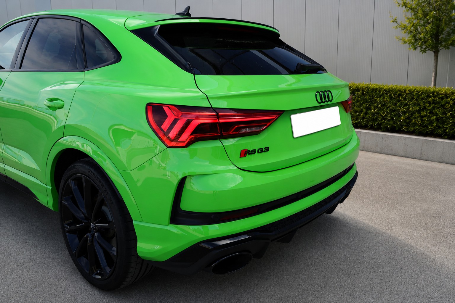 AUDI RS Q3 2.5 TFSI quattro S-Tronic Sportback-image-4