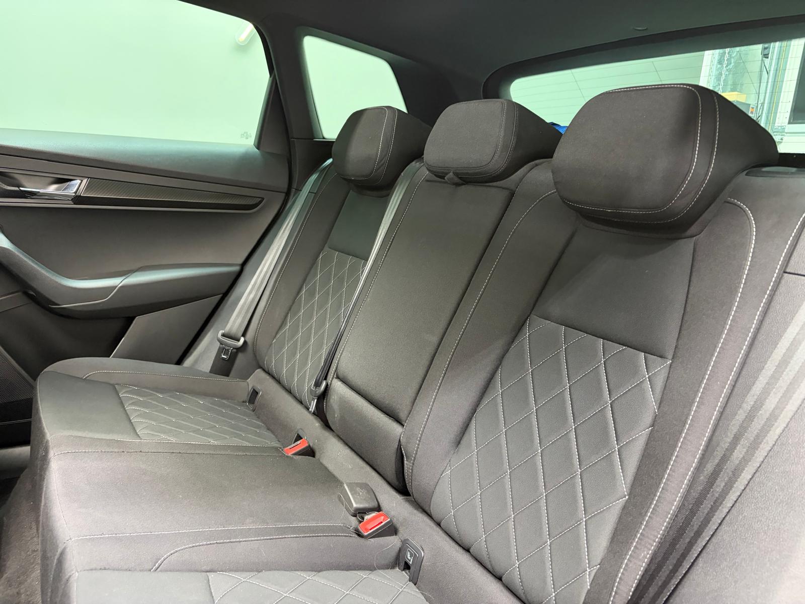 SKODA Karoq 2.0 TSI SportLine 4x4 DSG-image-9