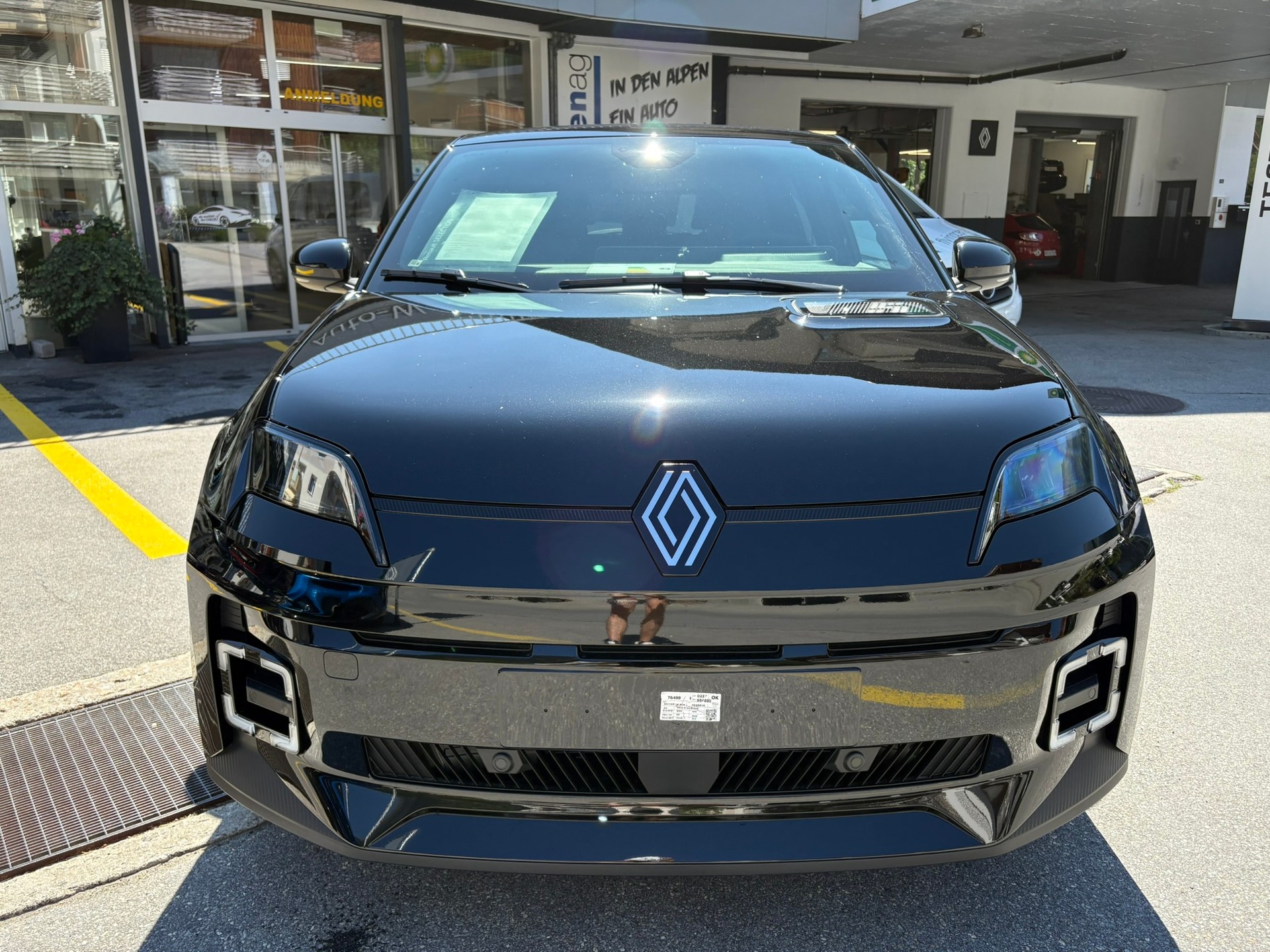 RENAULT R5 E-Tech CR 52kWh Techno-showroom-element-1