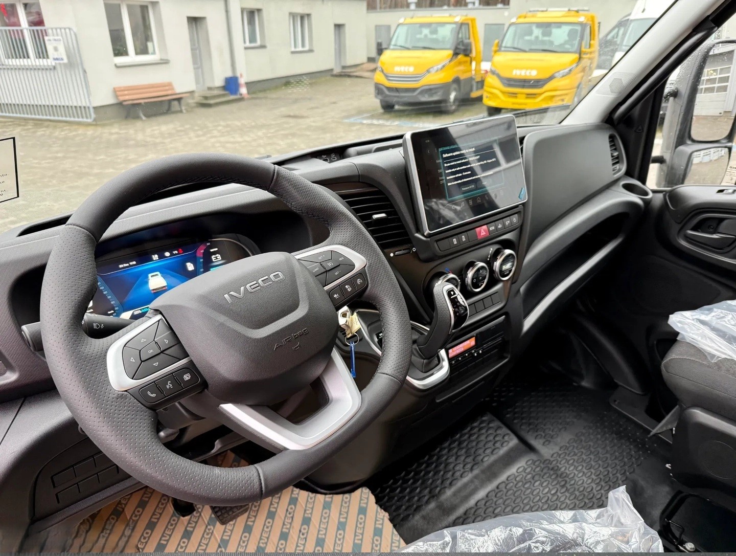 IVECO 72 C 18H LAMAX XL Schlafkabine mit 2 Betten-image-6
