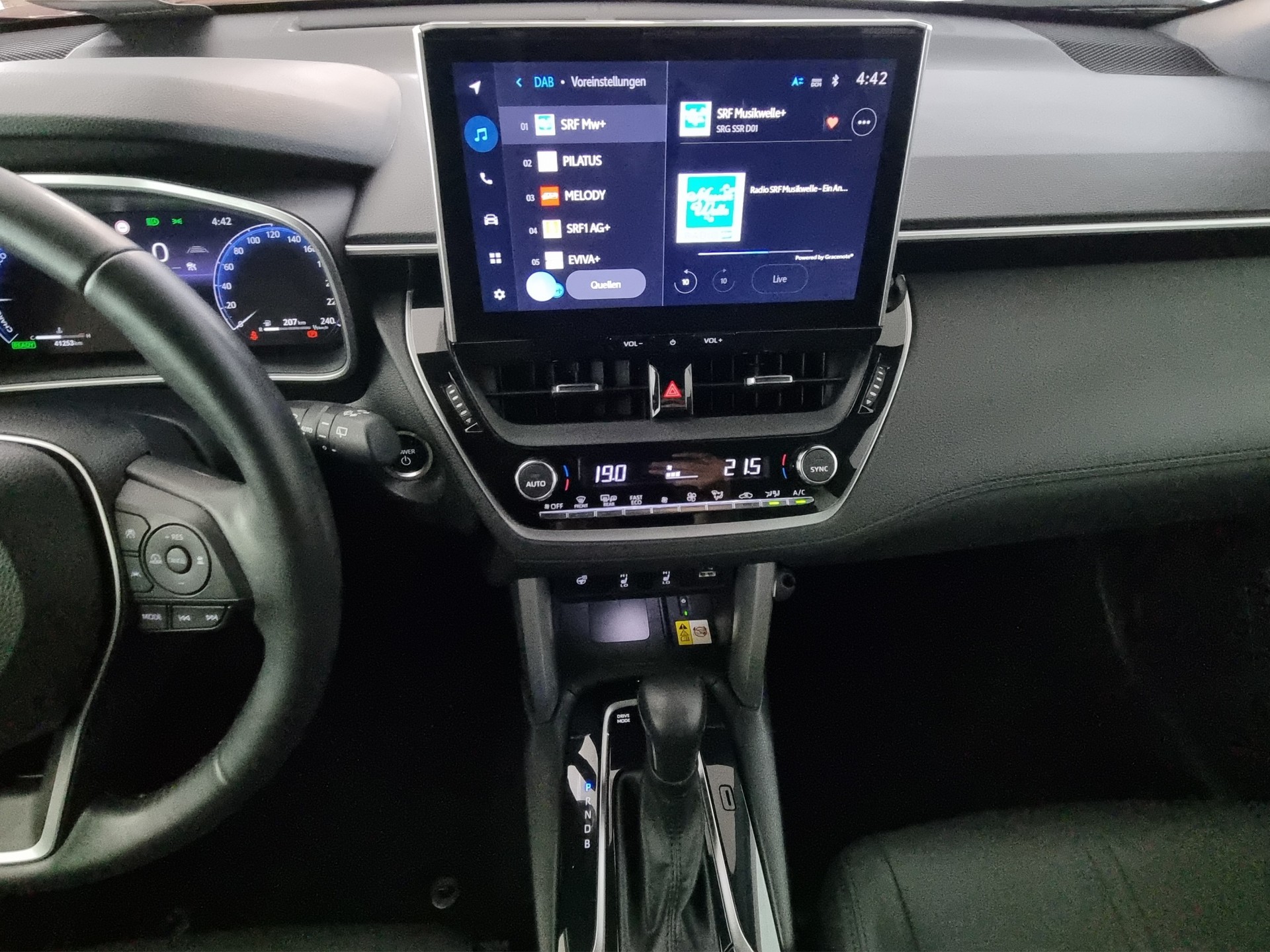 TOYOTA Corolla Cross 2.0 HSD Trend AWD-i-image-9