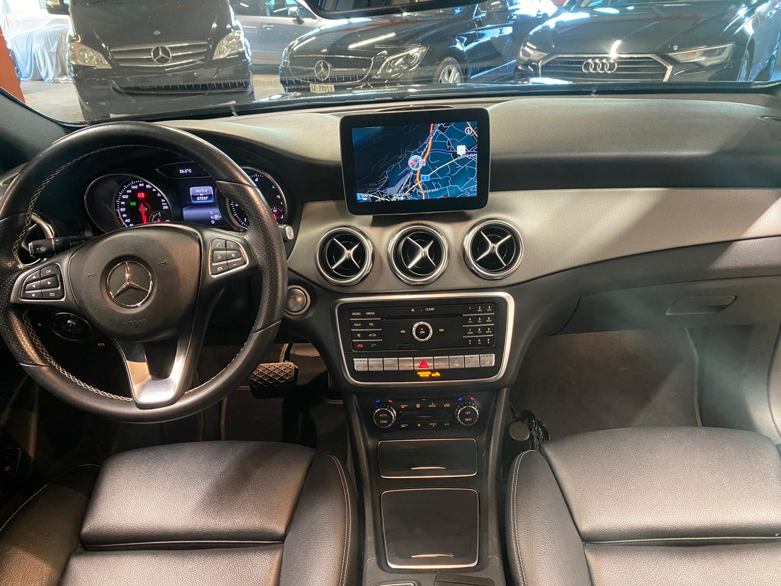MERCEDES-BENZ GLA 200 d Swiss Star Edition Urban 4Matic 7G-DCT-image-9