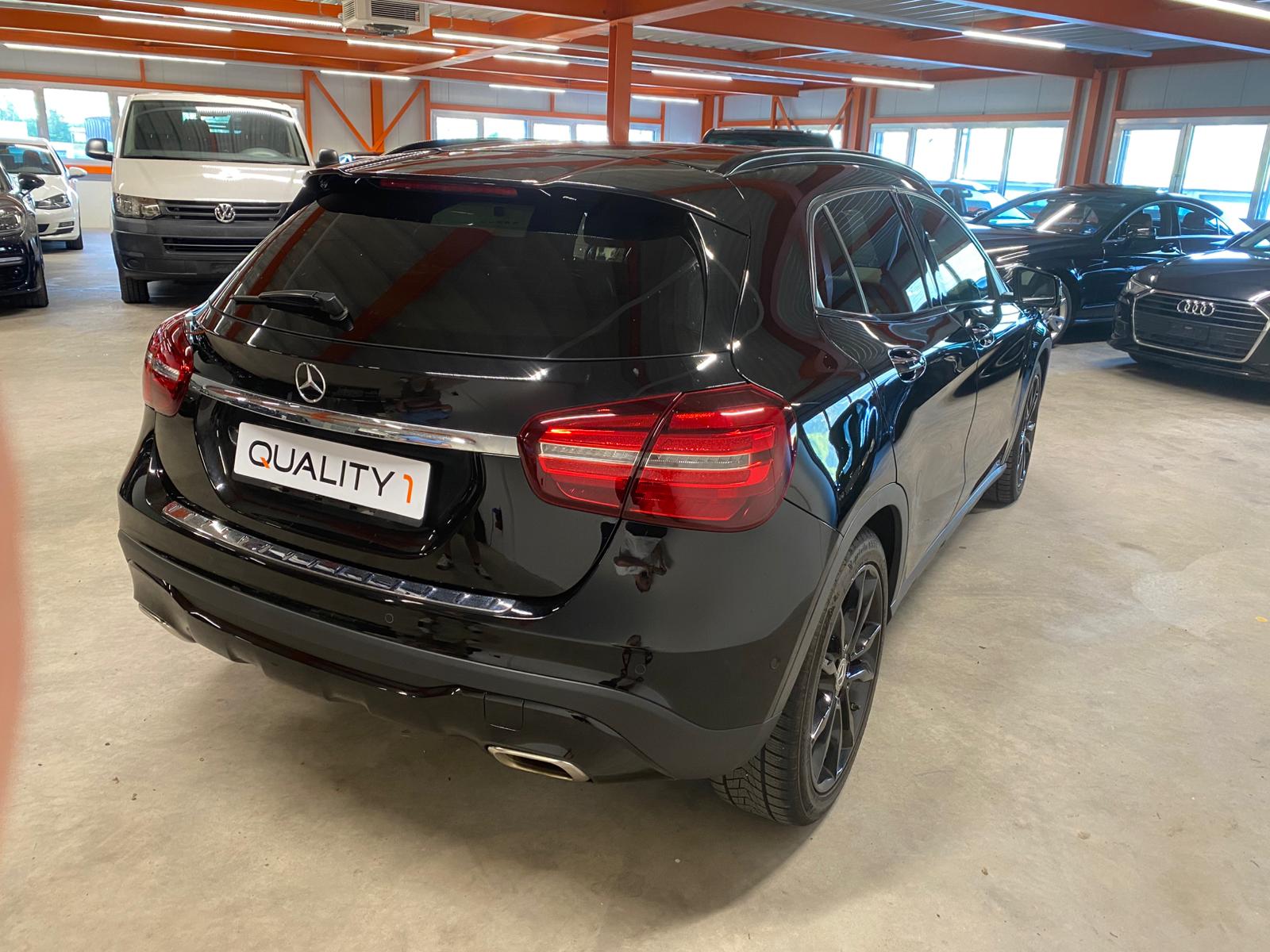 MERCEDES-BENZ GLA 200 d Swiss Star Edition Urban 4Matic 7G-DCT-image-8