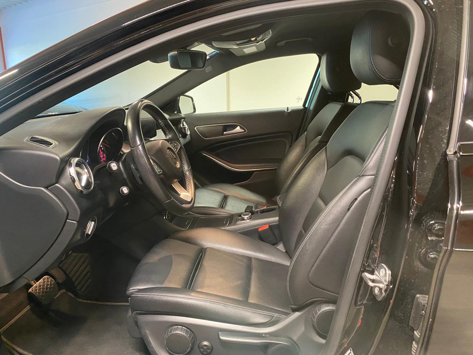 MERCEDES-BENZ GLA 200 d Swiss Star Edition Urban 4Matic 7G-DCT-image-6