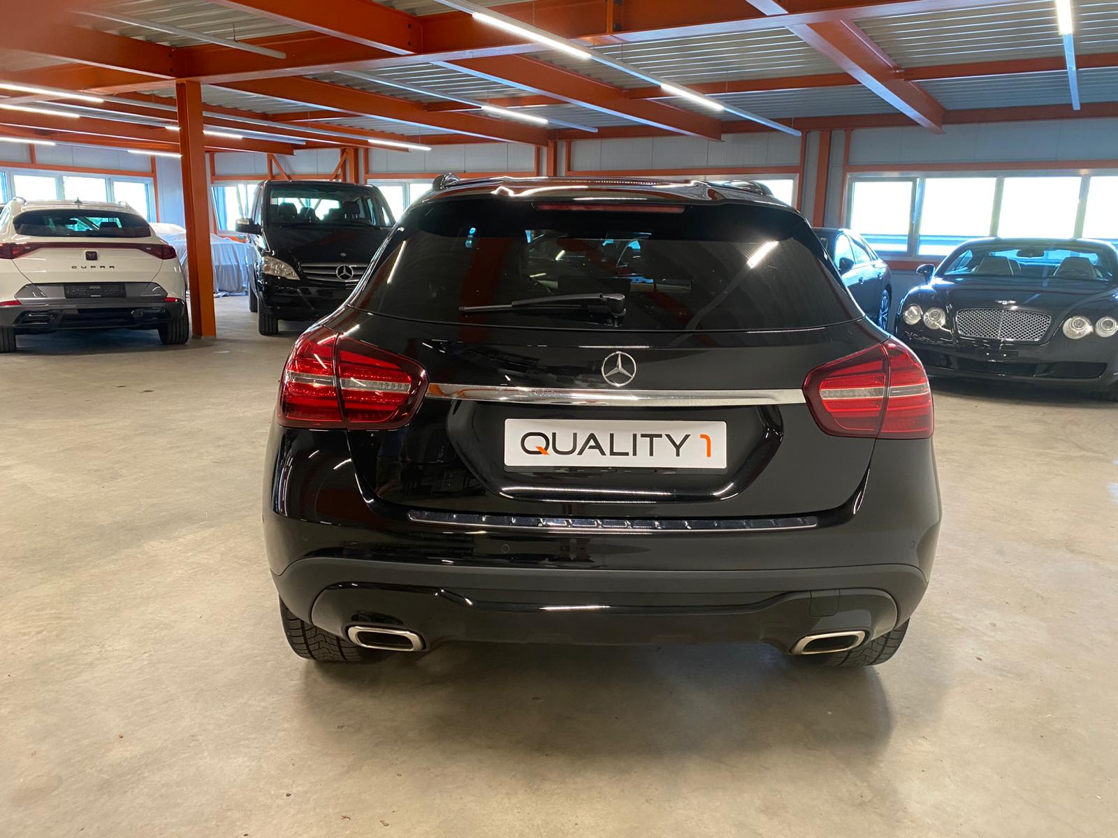 MERCEDES-BENZ GLA 200 d Swiss Star Edition Urban 4Matic 7G-DCT-image-10