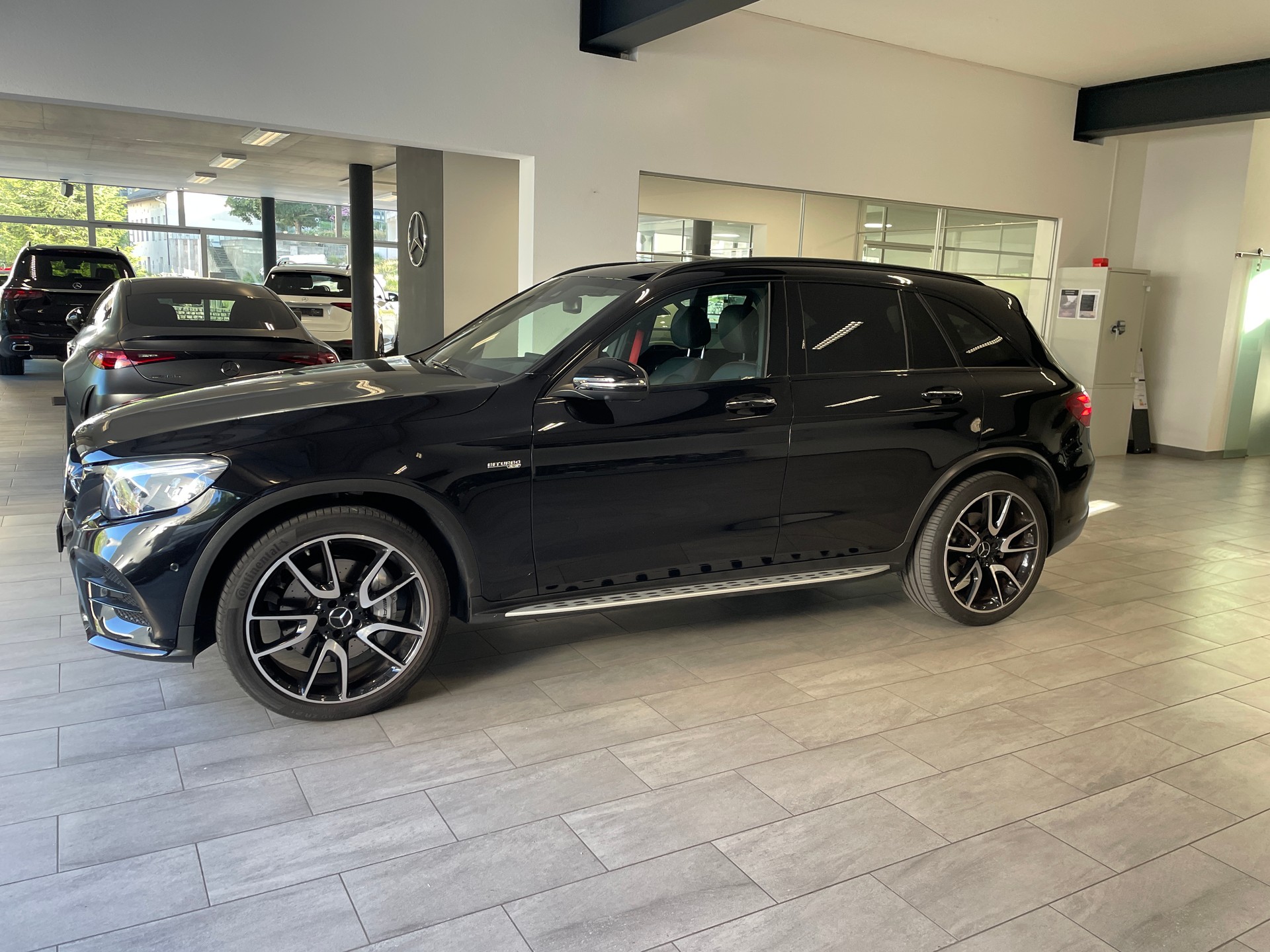 MERCEDES-BENZ GLC 43 AMG 4Matic 9G-Tronic-showroom-element-3