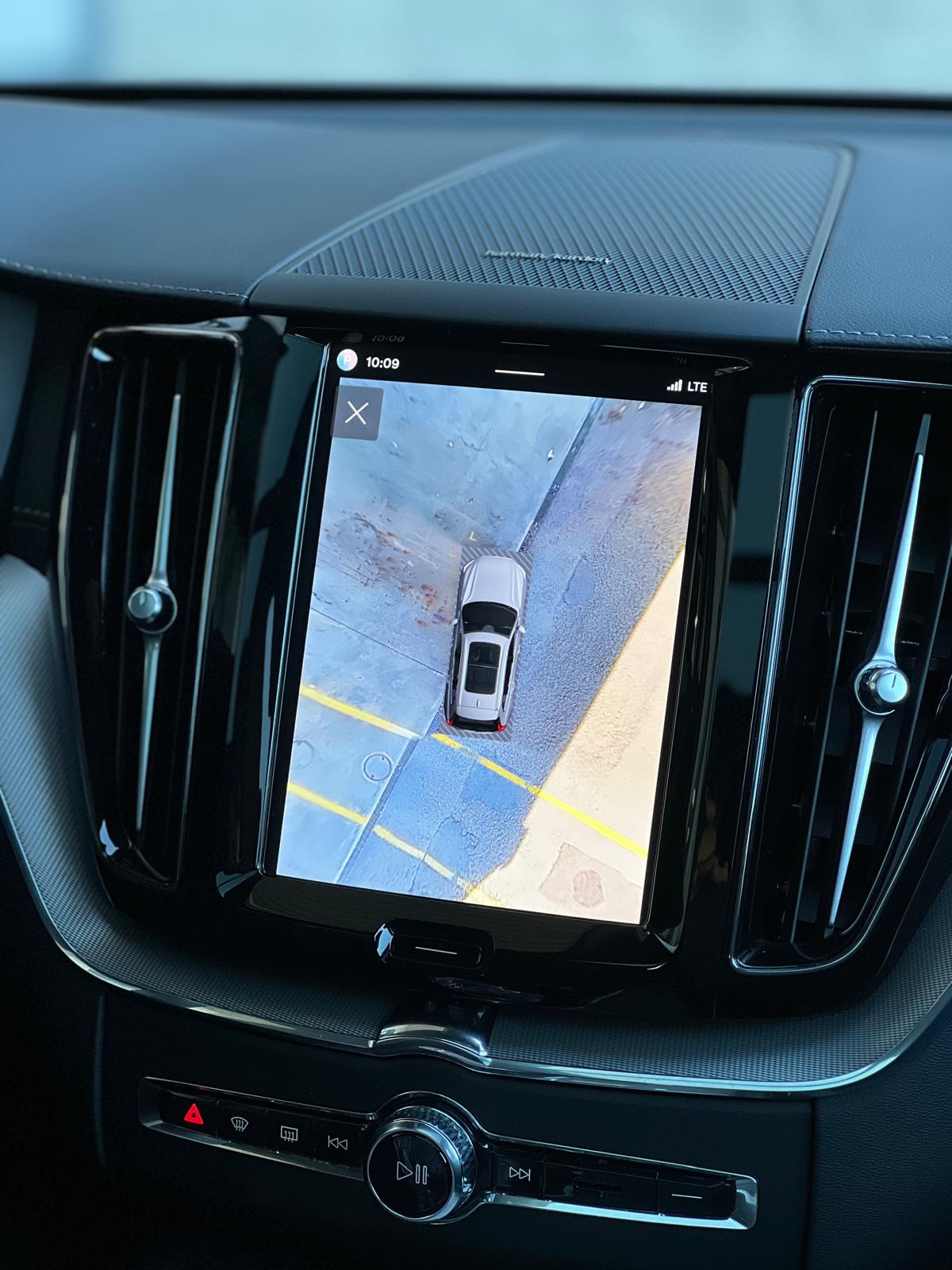 VOLVO XC60 2.0 T8 TE XCENTRIC Black Edition eAWD-image-12