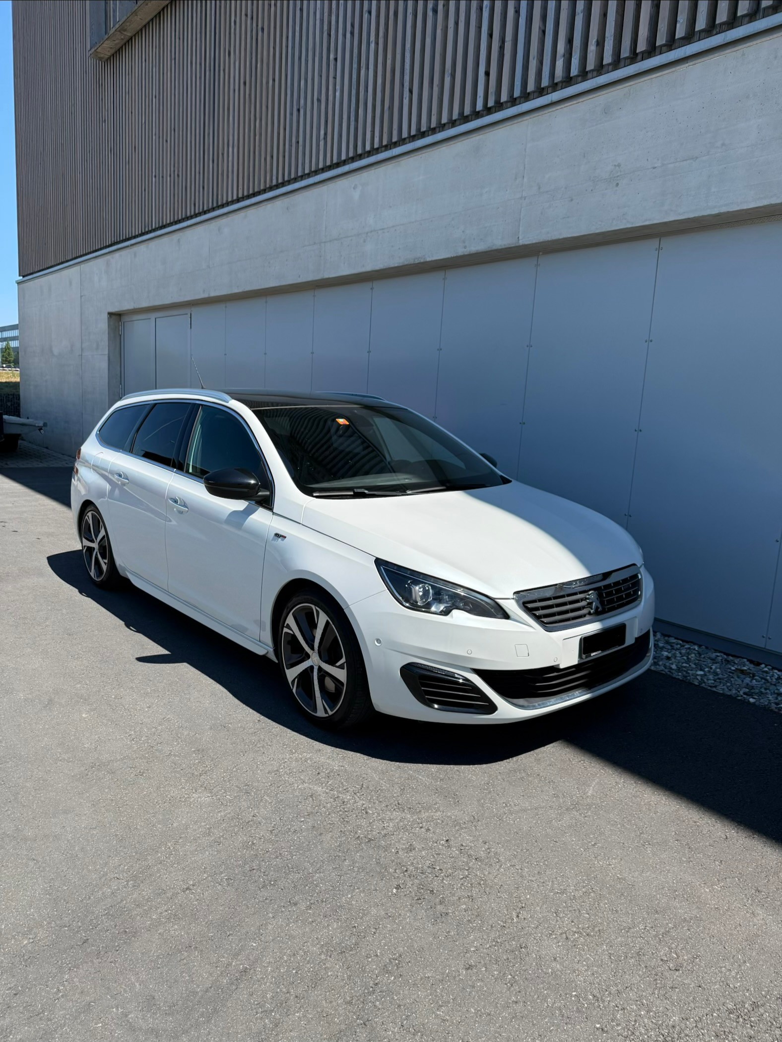 PEUGEOT 308 SW 2.0 BlueHDI GT Automatic-image-7