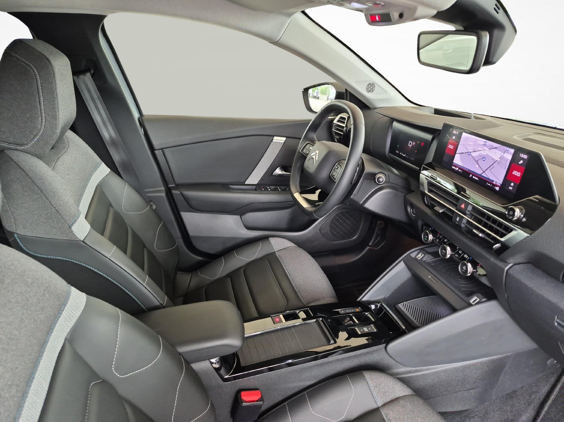 CITROEN C4 1.2 PureTech Shine / ab 3,99% Leasing bei Abschluss einer Protect Autoversicherung-image-9