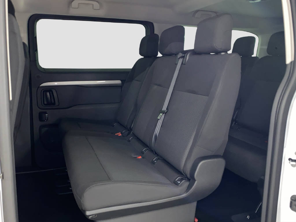PEUGEOT Traveller Long 2.2 BlueHDi 180 Family Edition-image-12