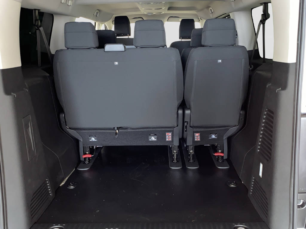 PEUGEOT Traveller Long 2.2 BlueHDi 180 Family Edition-image-13
