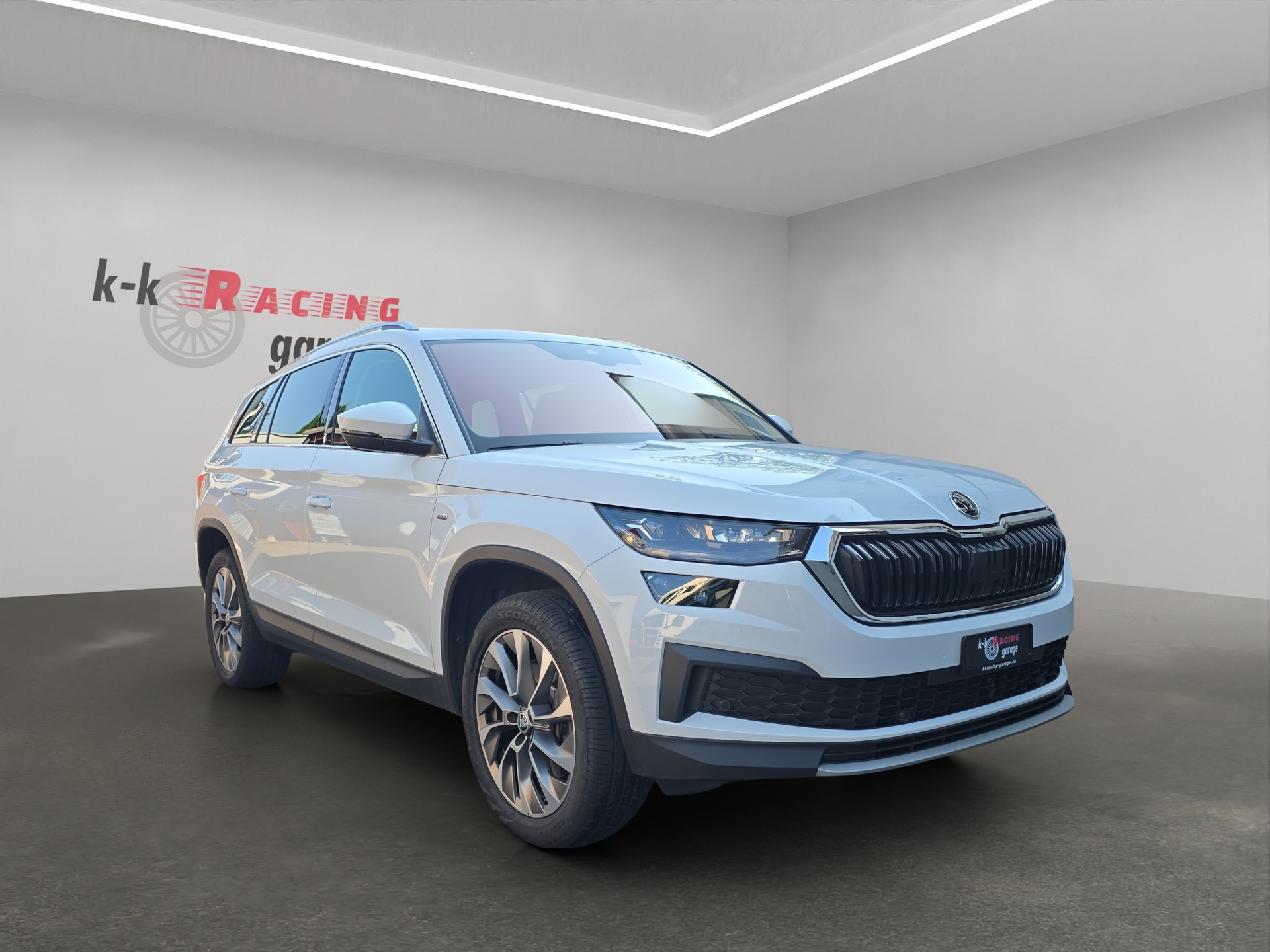 SKODA Kodiaq 2.0 TDI CR Clever 4x4 DSG-showroom-element-2