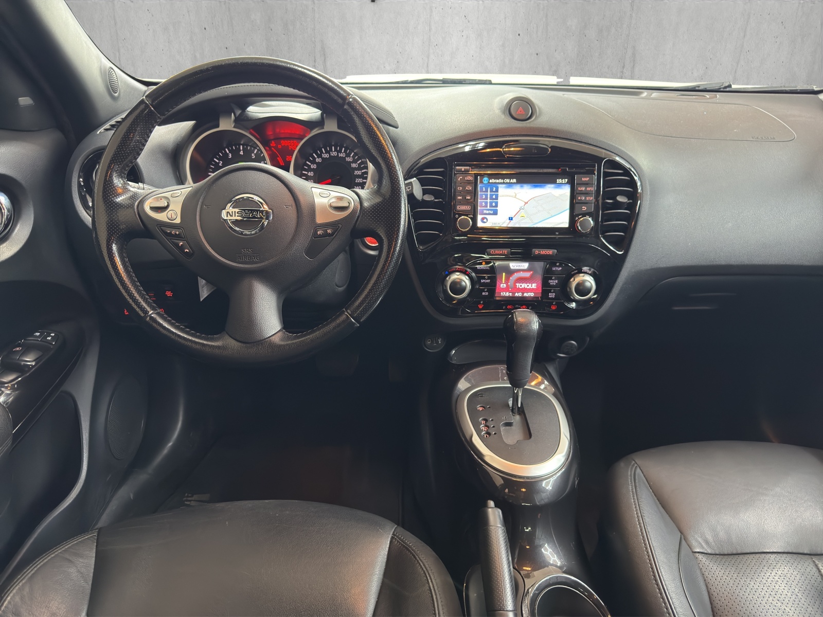 NISSAN Juke 1.6 DIG-T tekna 4x4 Xtronic M-CVT-image-8