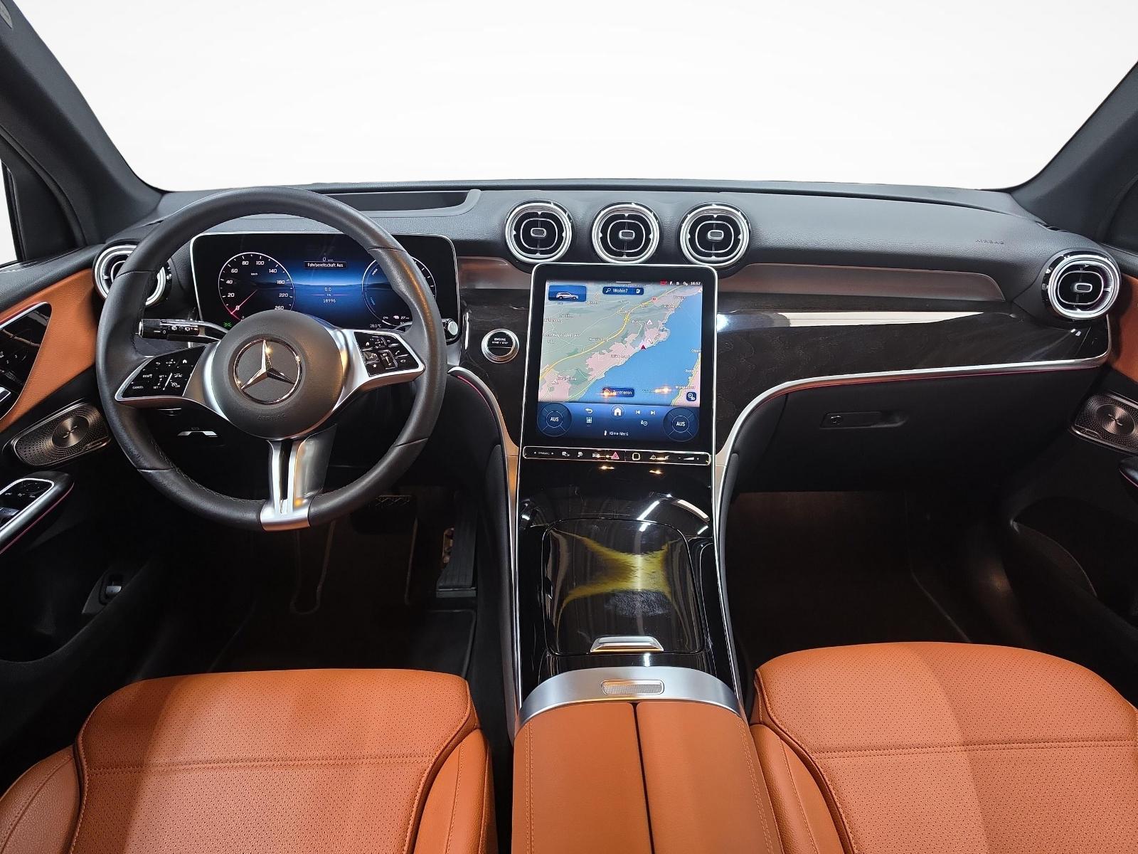 MERCEDES-BENZ GLC 300 e 4MATIC Avantgarde Line-image-6