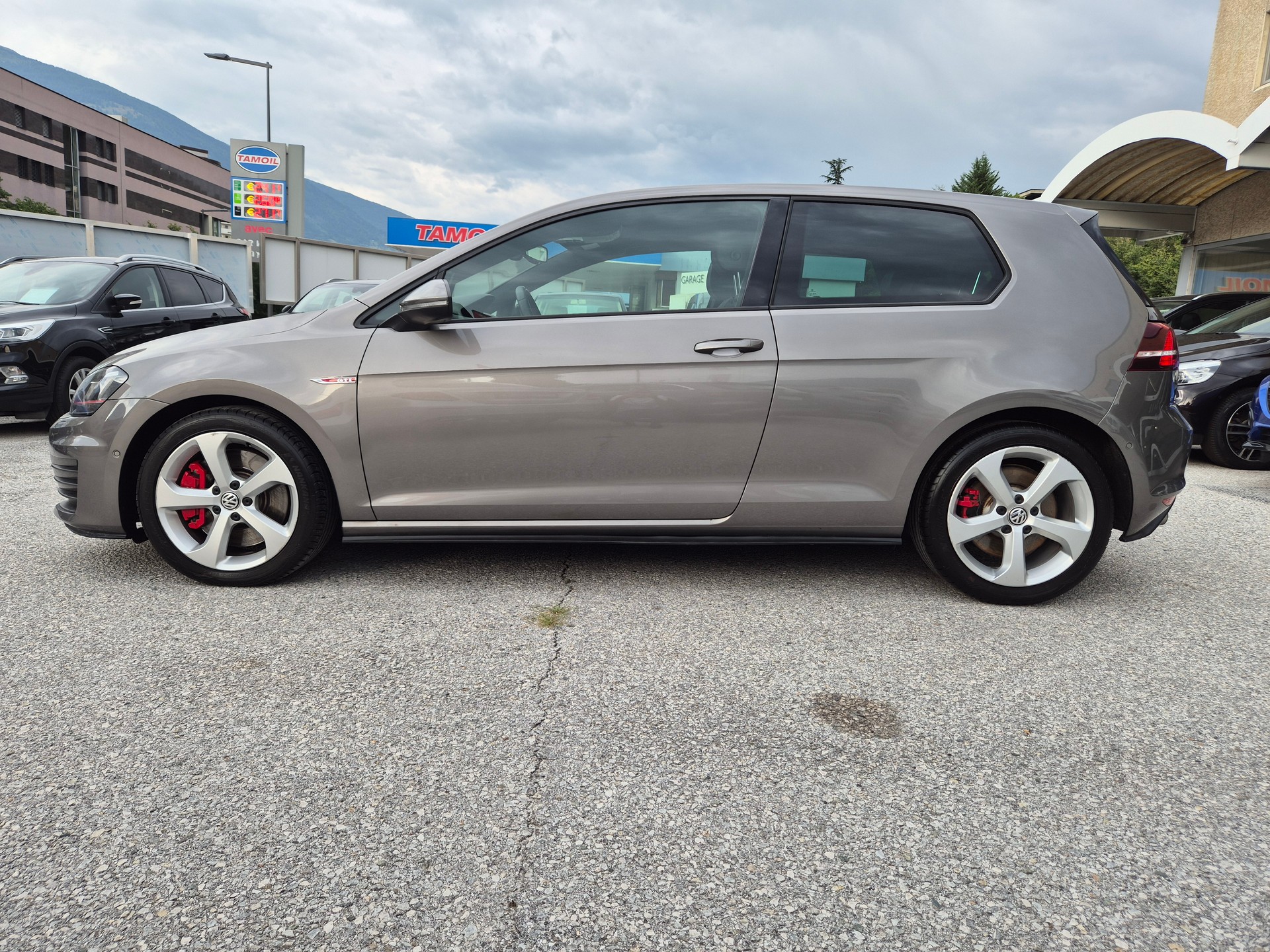 VW Golf 2.0 TSI GTI Performance DSG-showroom-element-3