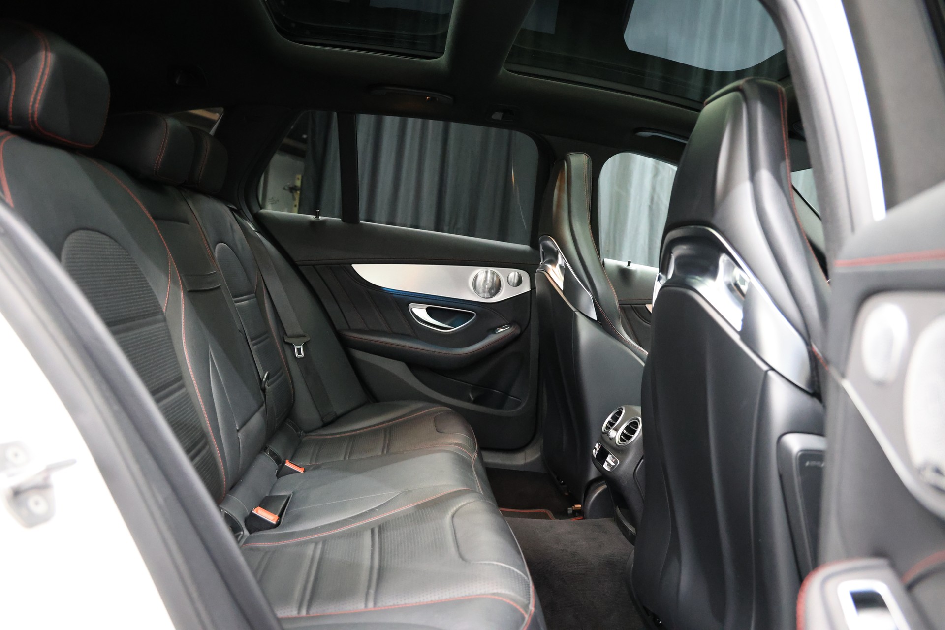 MERCEDES-BENZ C 43 AMG 4Matic 9G-Tronic-image-9