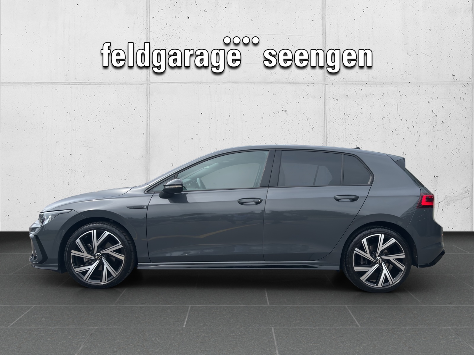 VW Golf 1.5 eTSI mHEV ACT R-Line DSG mit Keyless & Rückfahrkamera-showroom-element-1