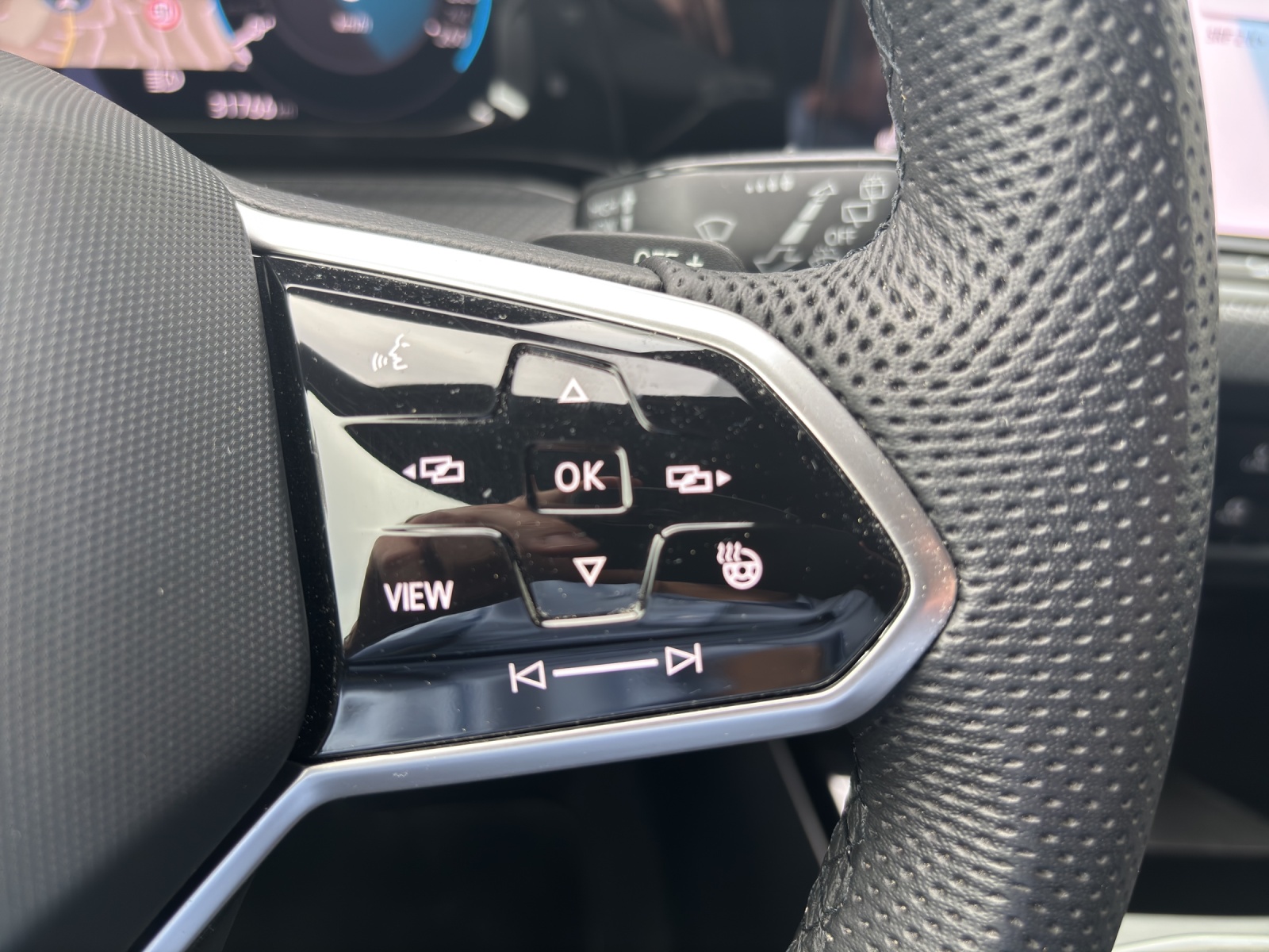 VW Golf 1.5 eTSI mHEV ACT R-Line DSG mit Keyless & Rückfahrkamera-image-14