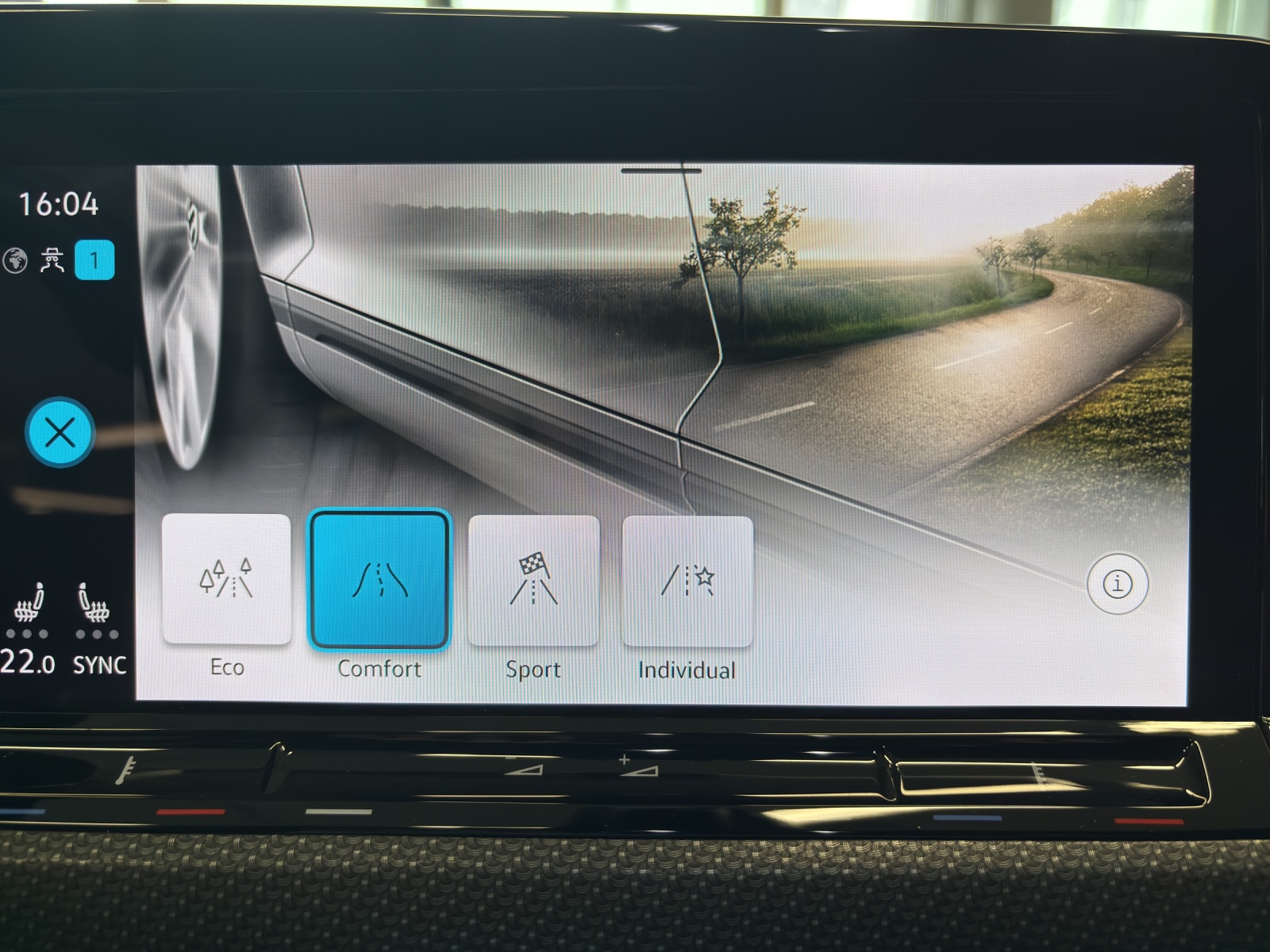 VW Golf 1.5 eTSI mHEV ACT R-Line DSG mit Keyless & Rückfahrkamera-image-22
