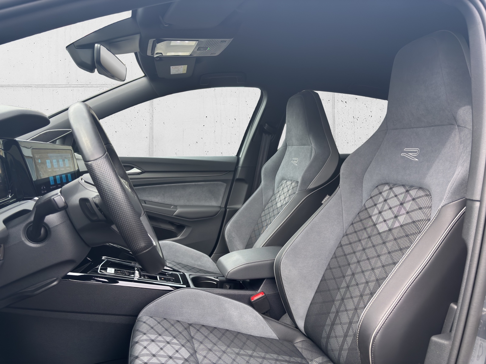 VW Golf 1.5 eTSI mHEV ACT R-Line DSG mit Keyless & Rückfahrkamera-image-25