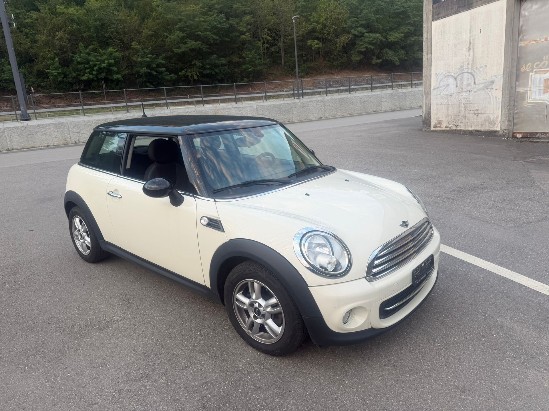 MINI Cooper-image-1