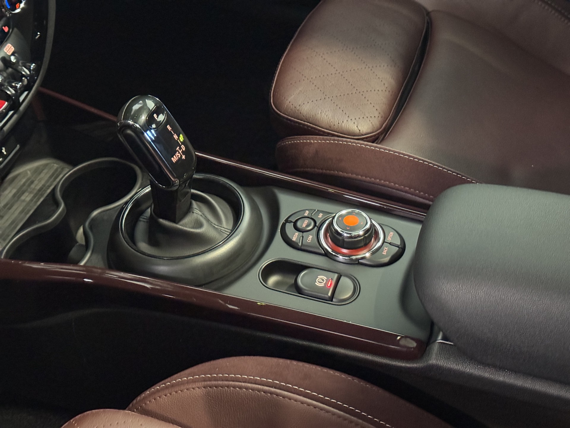 MINI Clubman Cooper Steptronic DKG-image-12