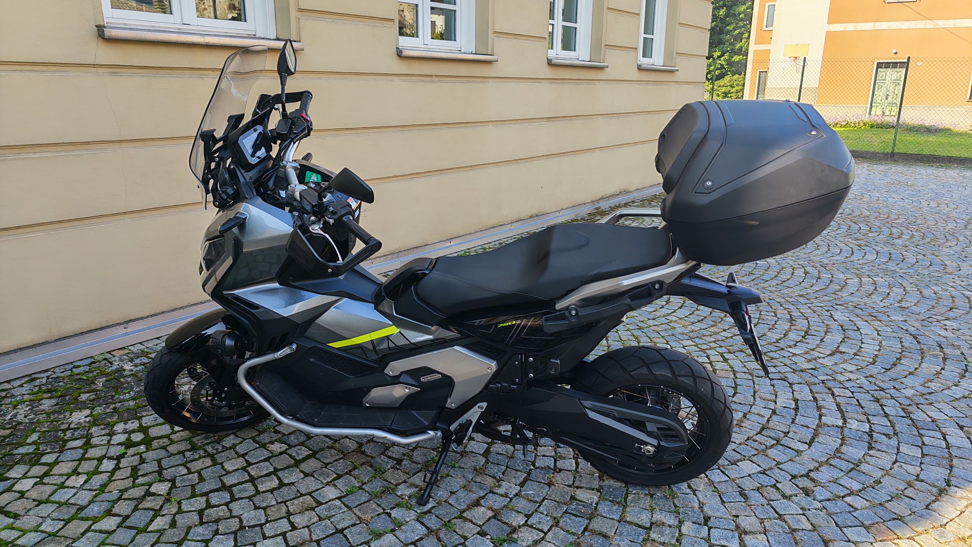 HONDA X-ADV 750-image-0