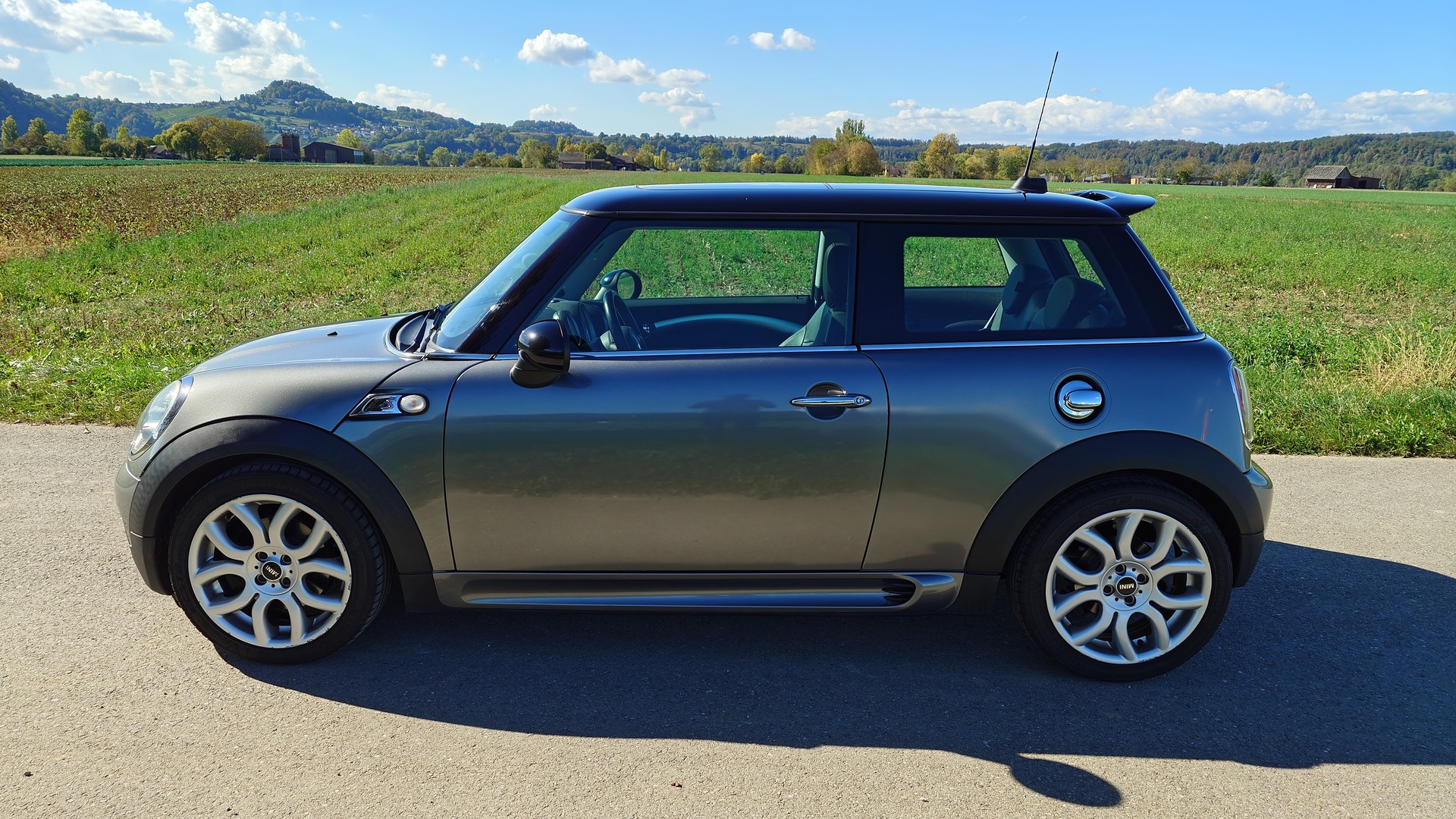 MINI Cooper S-showroom-element-1