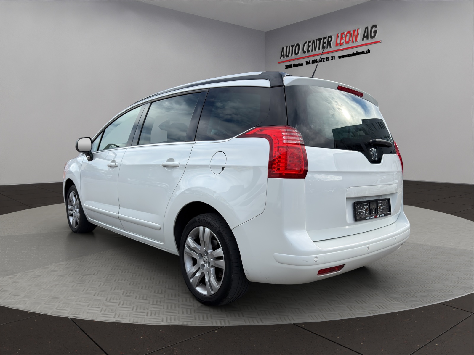 PEUGEOT 5008 1.6 16V T Sport Pack Automatic-showroom-element-3