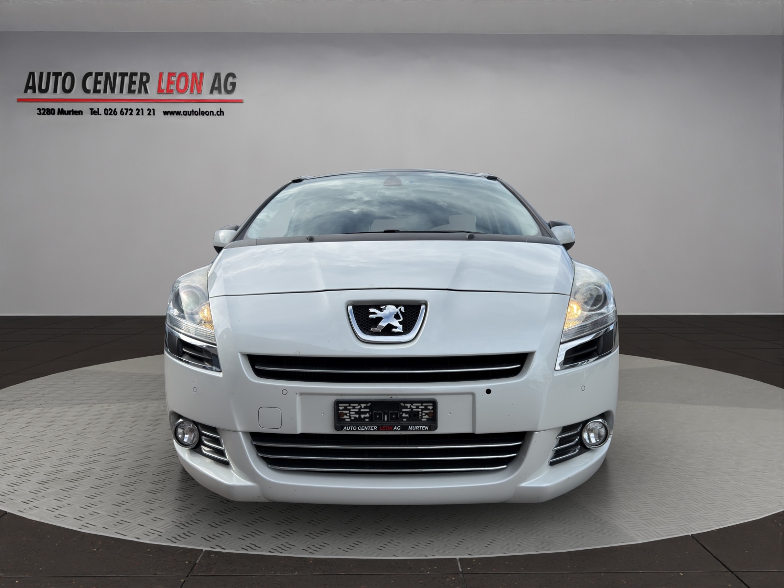 PEUGEOT 5008 1.6 16V T Sport Pack Automatic