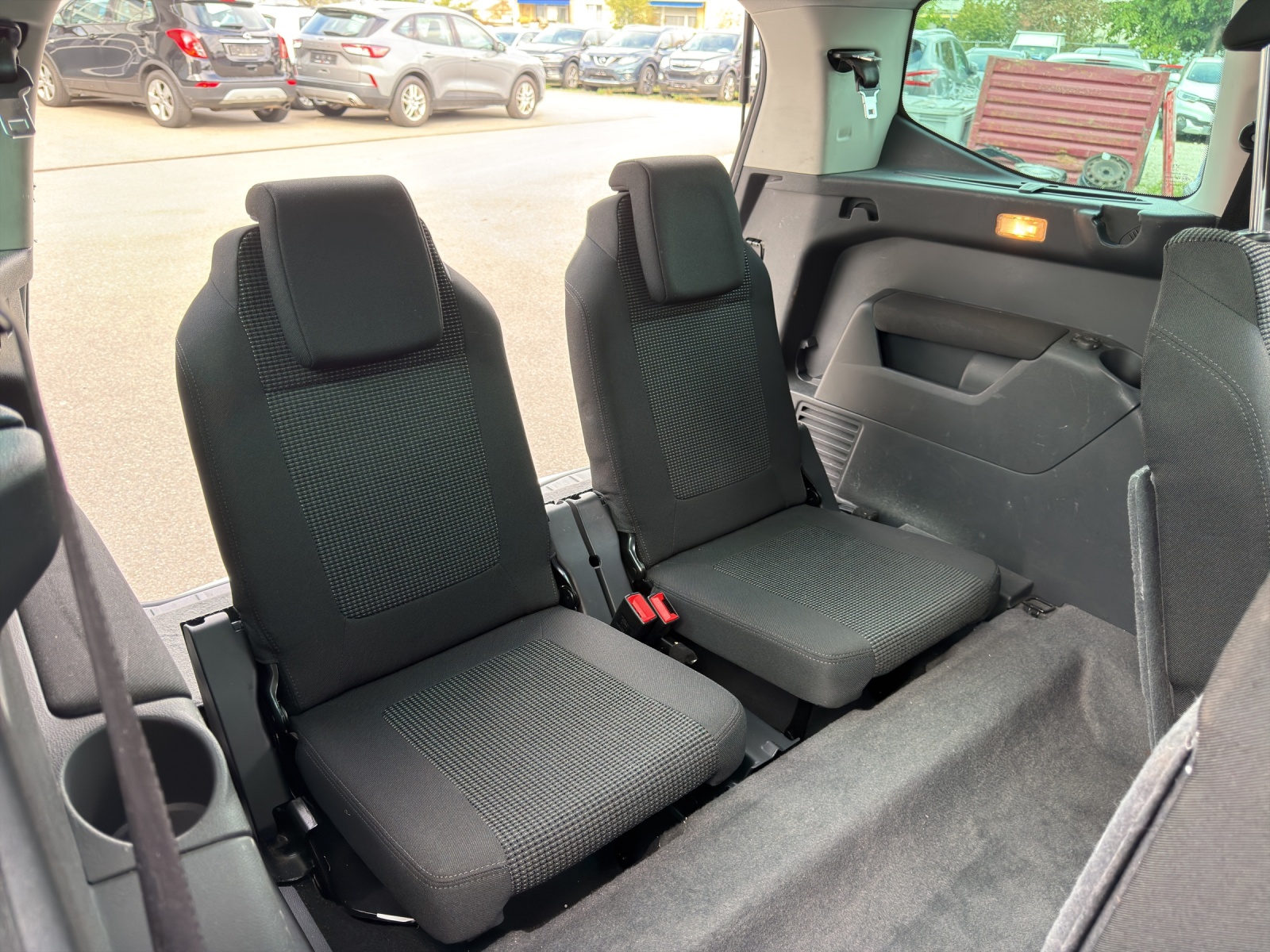 PEUGEOT 5008 1.6 16V T Sport Pack Automatic-image-21